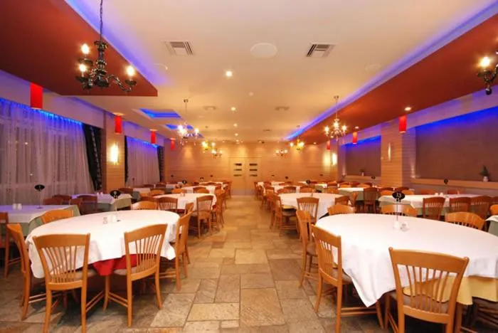 Restaurant/places to eat in Hotel Antoniadis