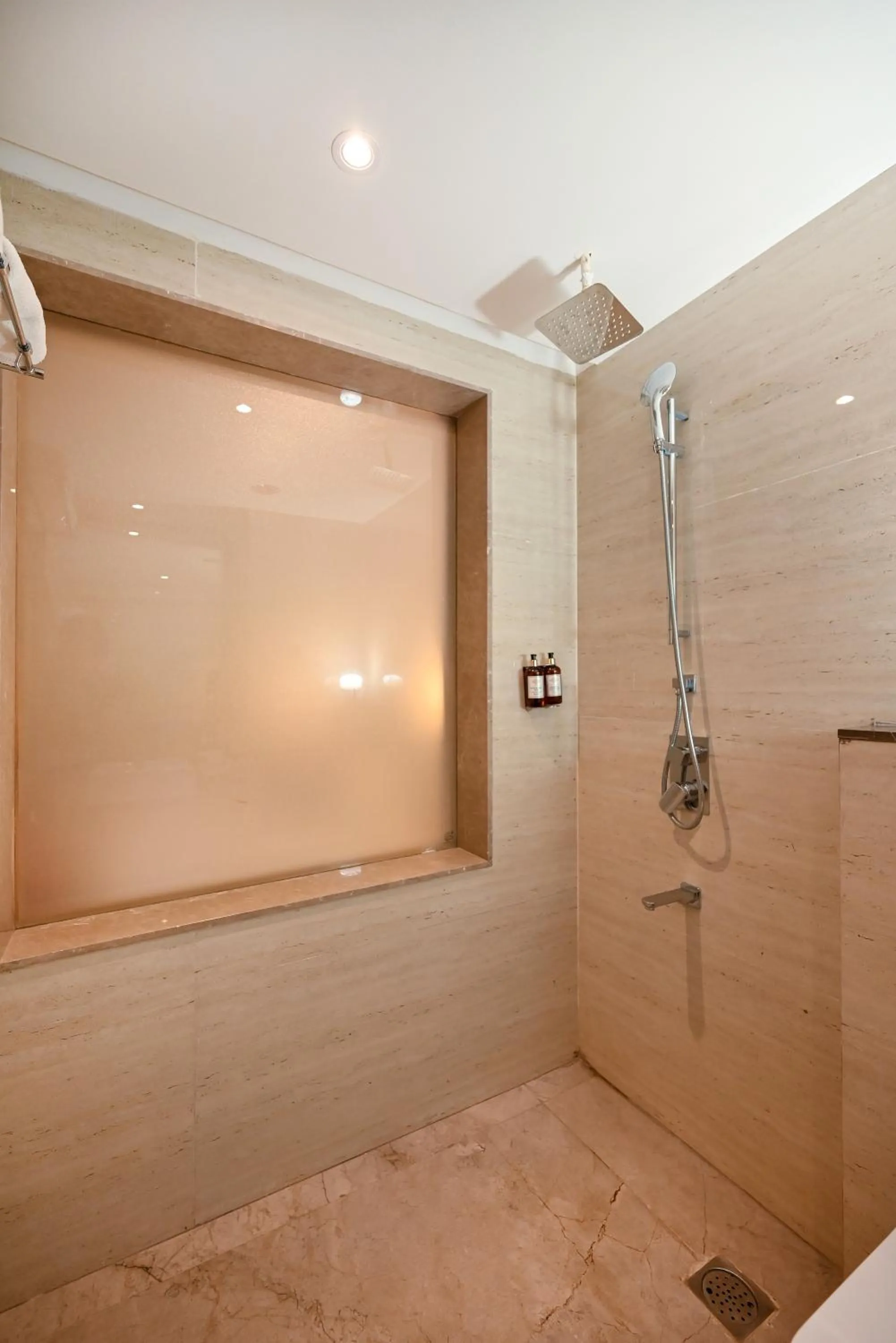 Hotel Maharaja Regency