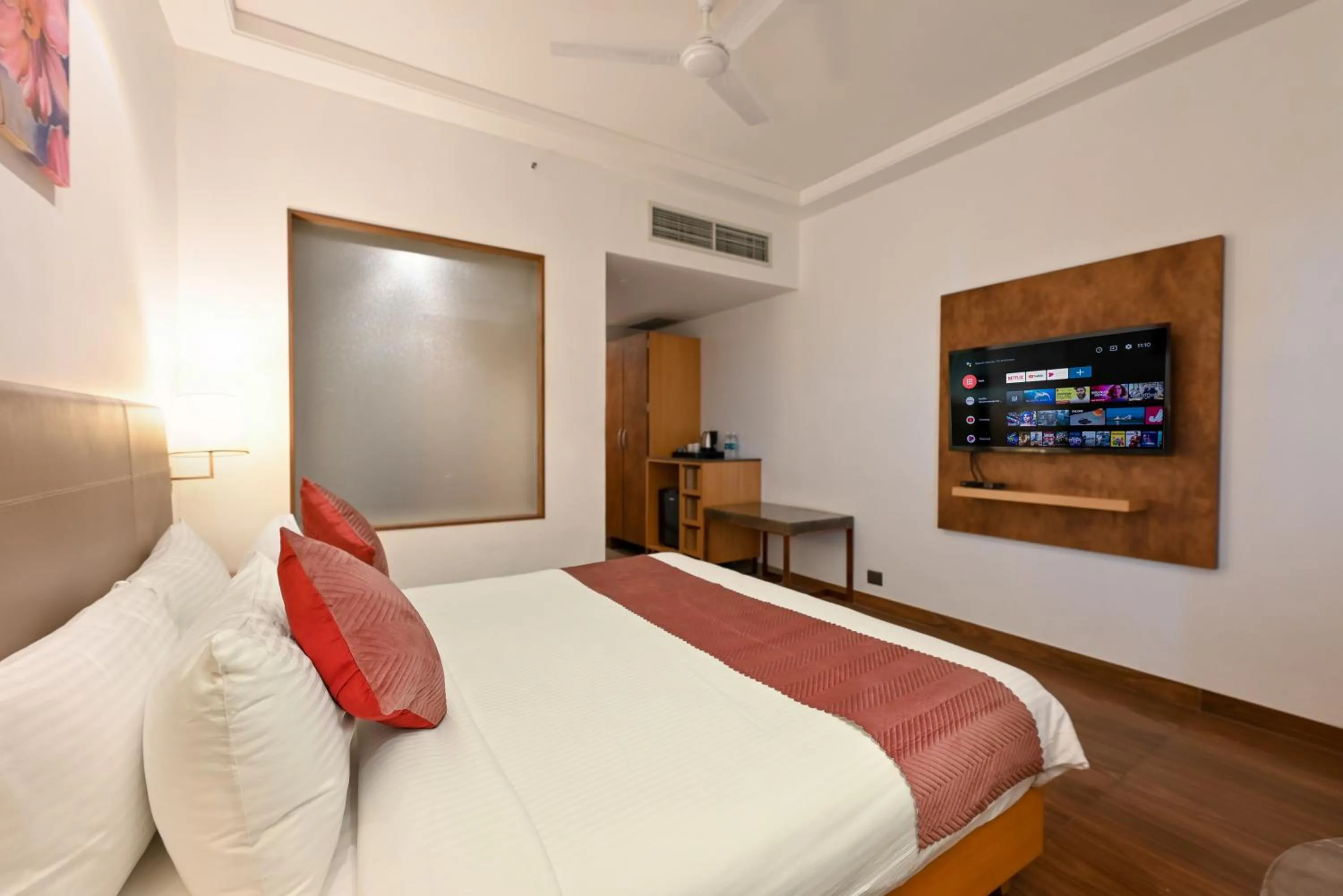 Bed in Hotel Maharaja Regency