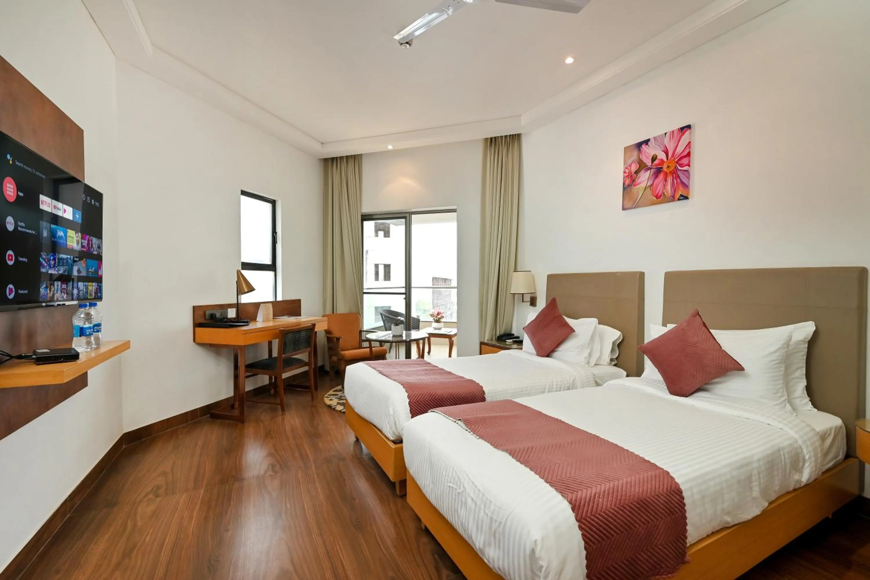 Bed in Hotel Maharaja Regency