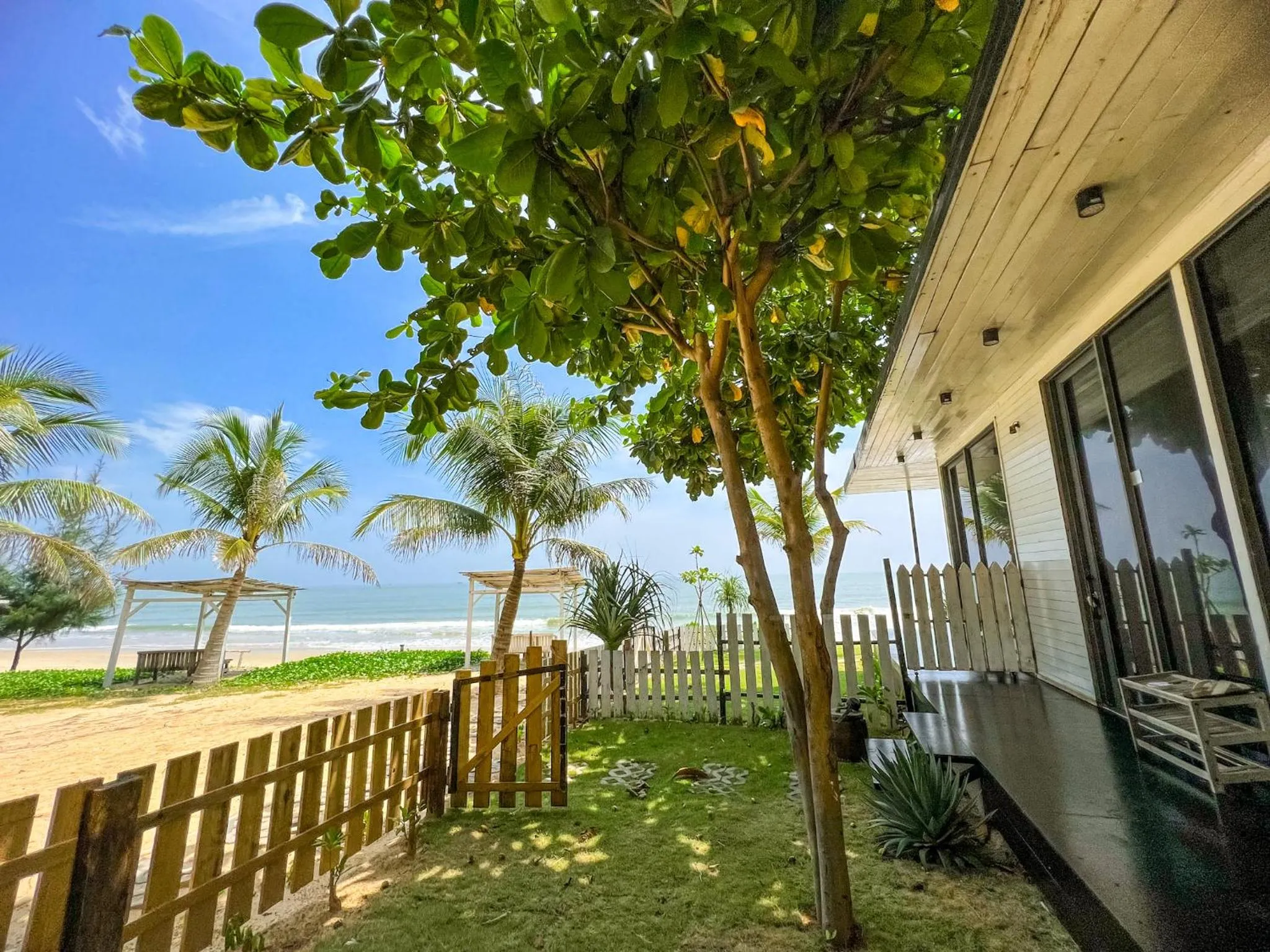 Long Hải Channel Beach Resort