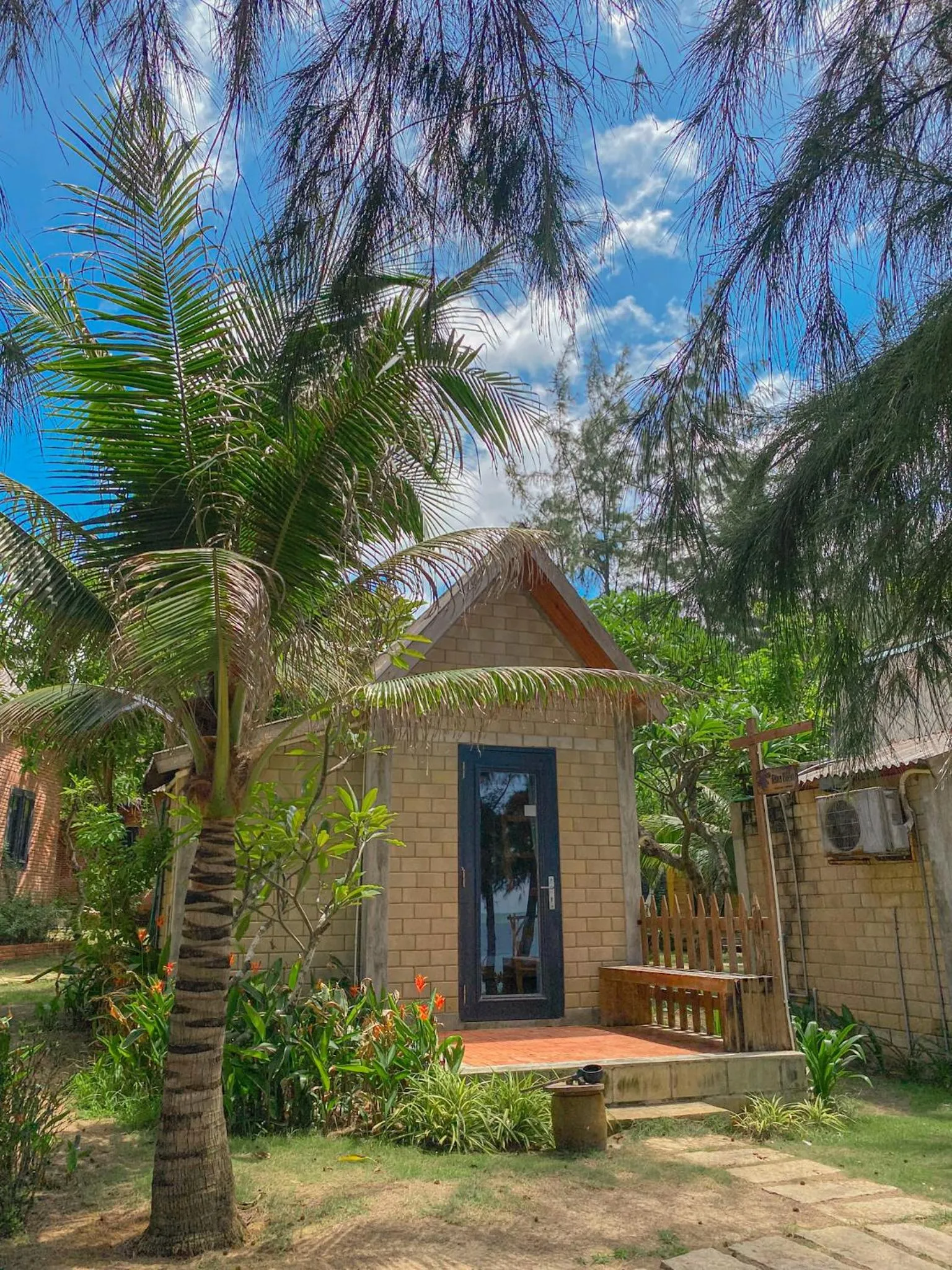 Long Hải Channel Beach Resort