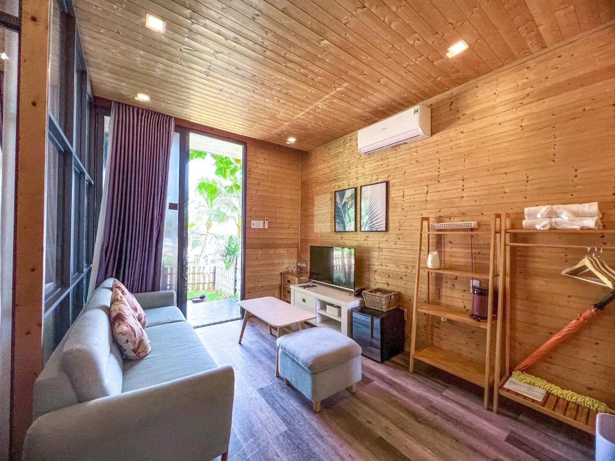 Long Hải Channel Beach Resort