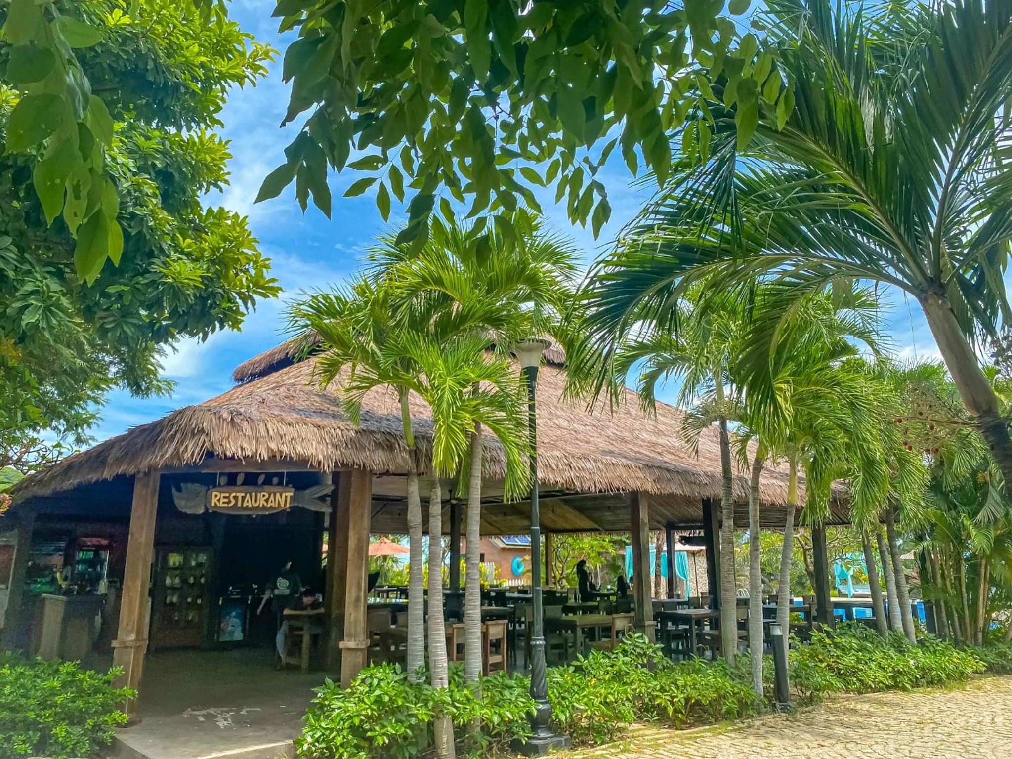 Restaurant/places to eat in Long Hải Channel Beach Resort