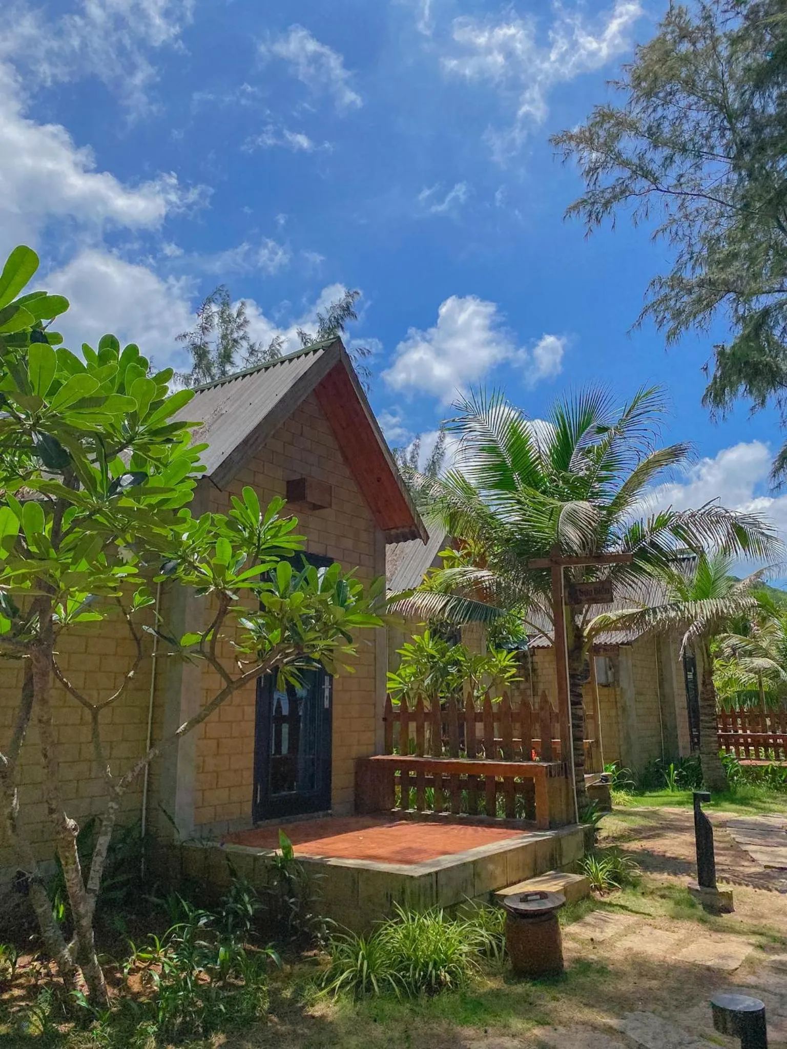 Long Hải Channel Beach Resort