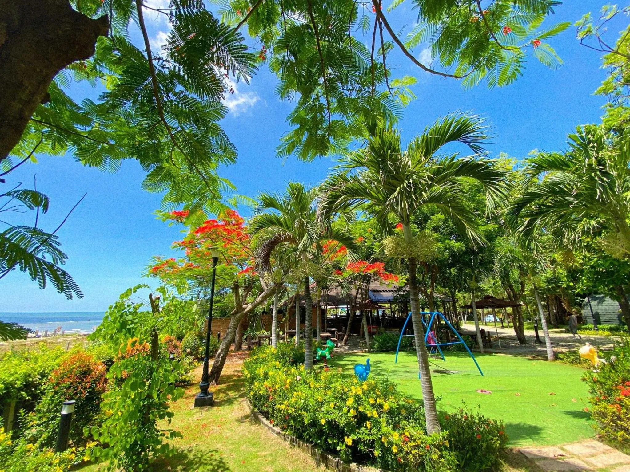 Long Hải Channel Beach Resort