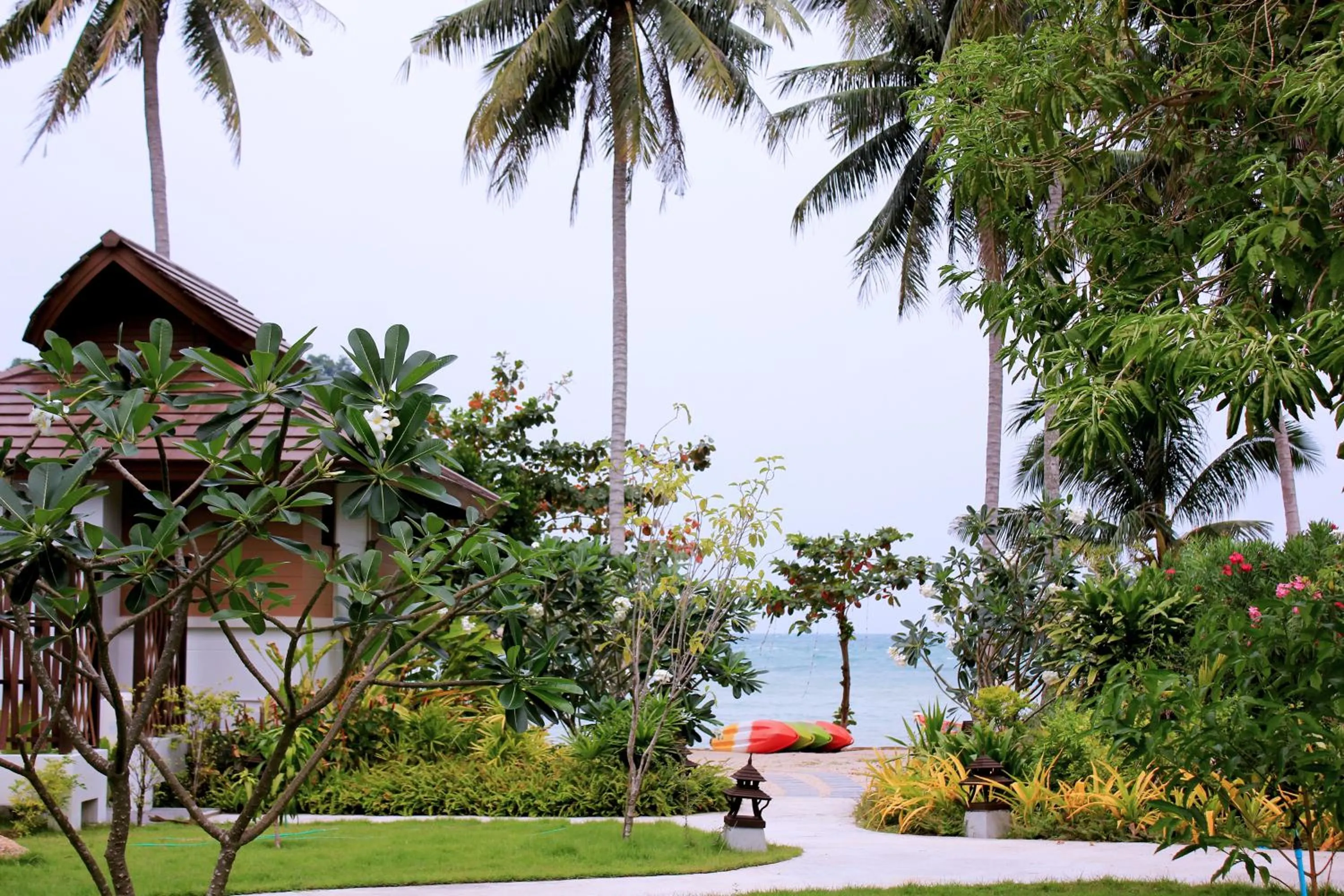 Beach in Maehaad Bay Resort - SHA Plus