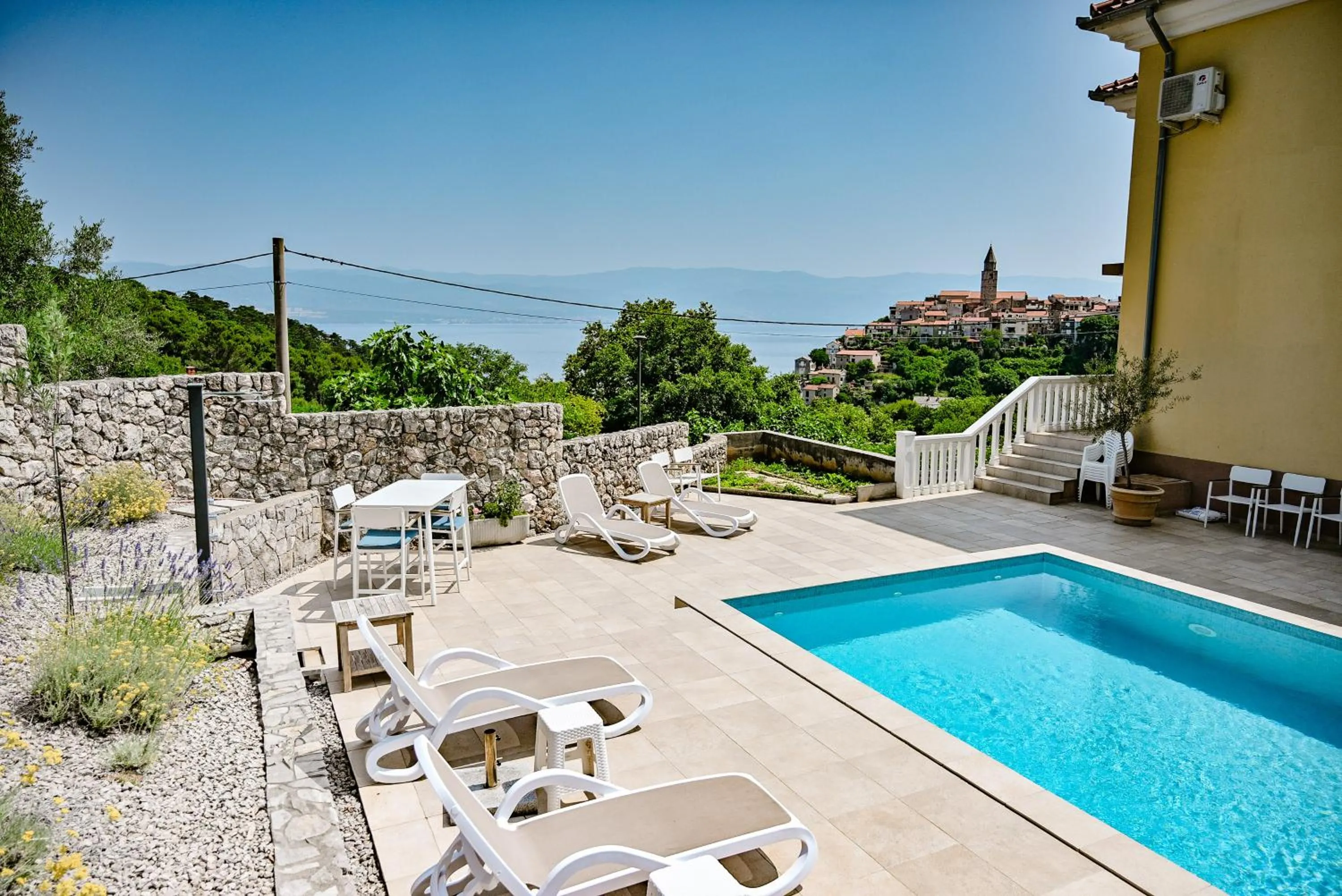 Villa Mirela
