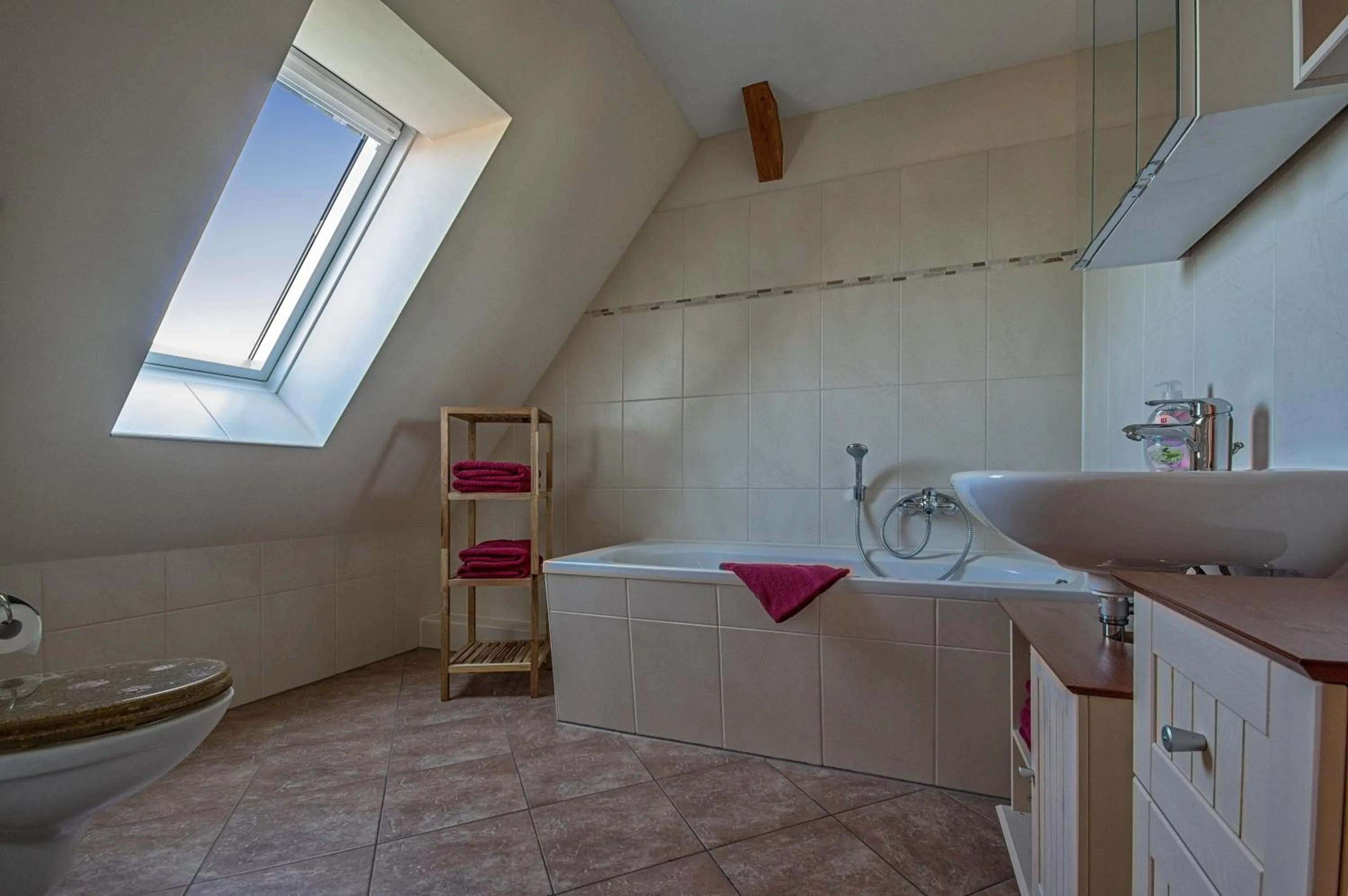 Bathroom in Gastwirtschaft & Hotel Hallescher Anger