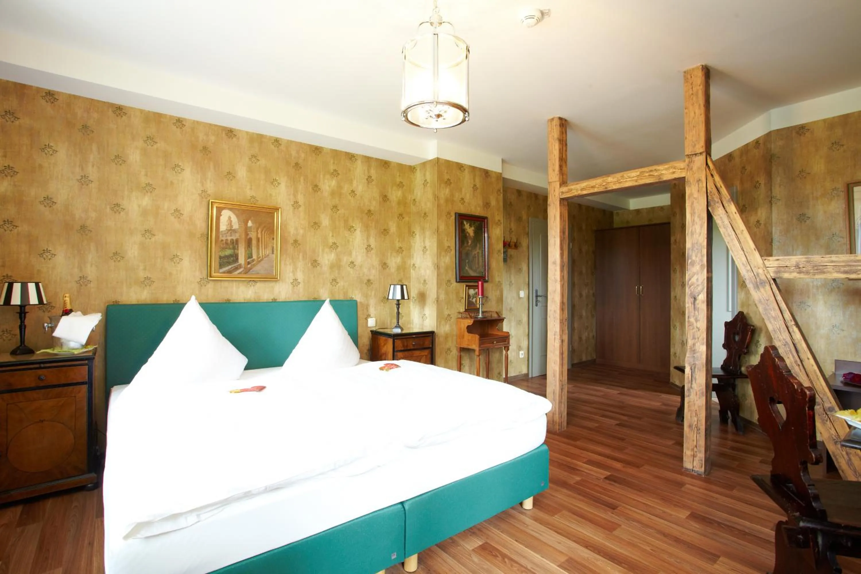 Photo of the whole room, Bed in Gastwirtschaft & Hotel Hallescher Anger