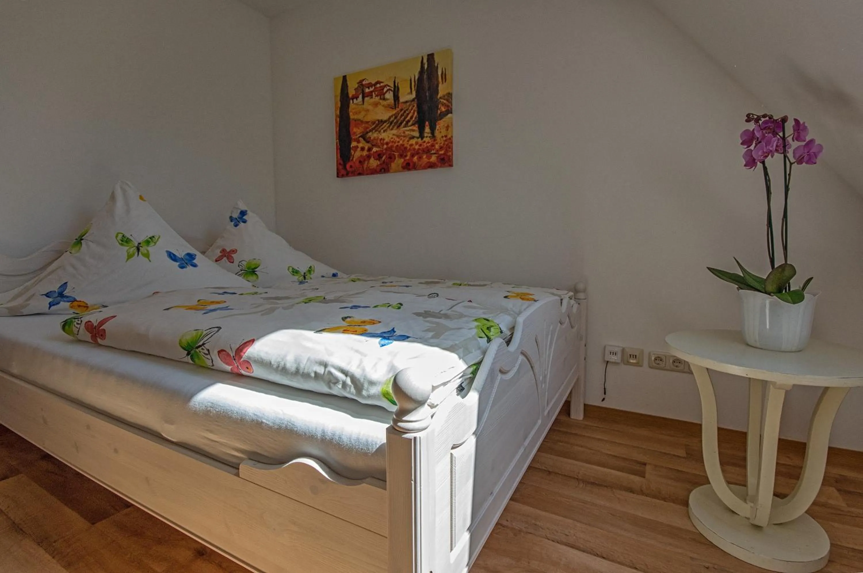 Bedroom, Bed in Gastwirtschaft & Hotel Hallescher Anger