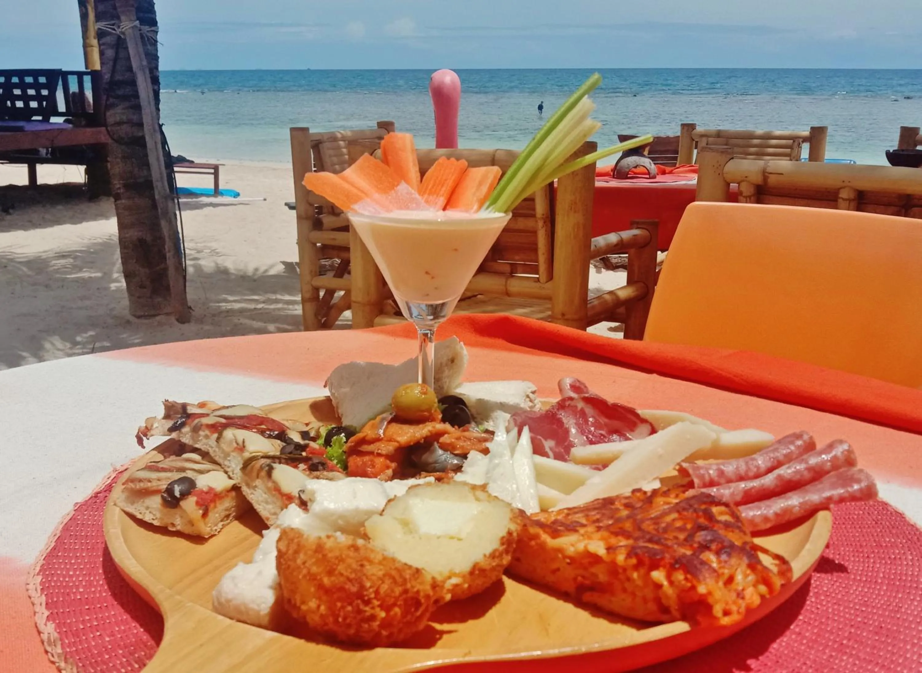 Restaurant/places to eat in Seaboard Bungalow