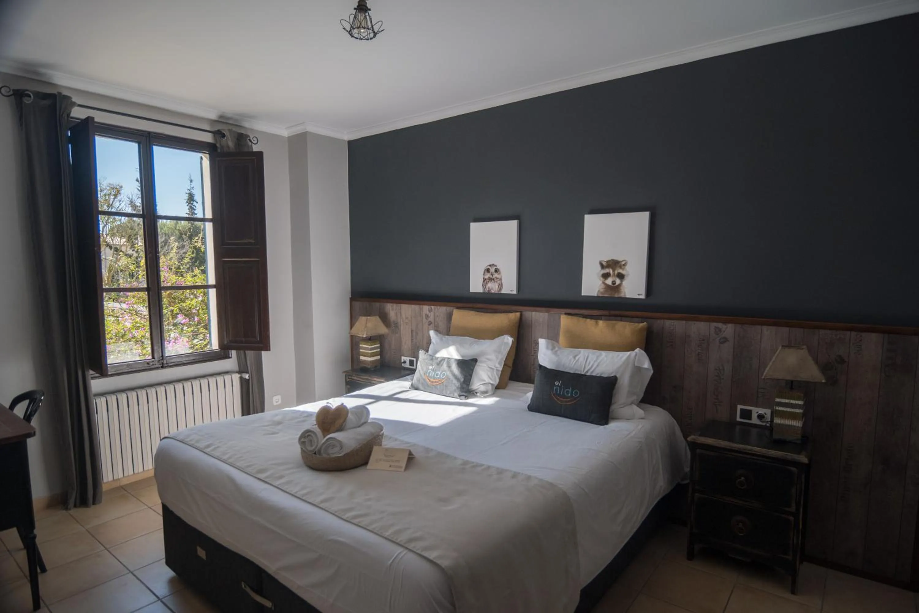 Photo of the whole room in El Nido de Alaro - Turismo de Interior