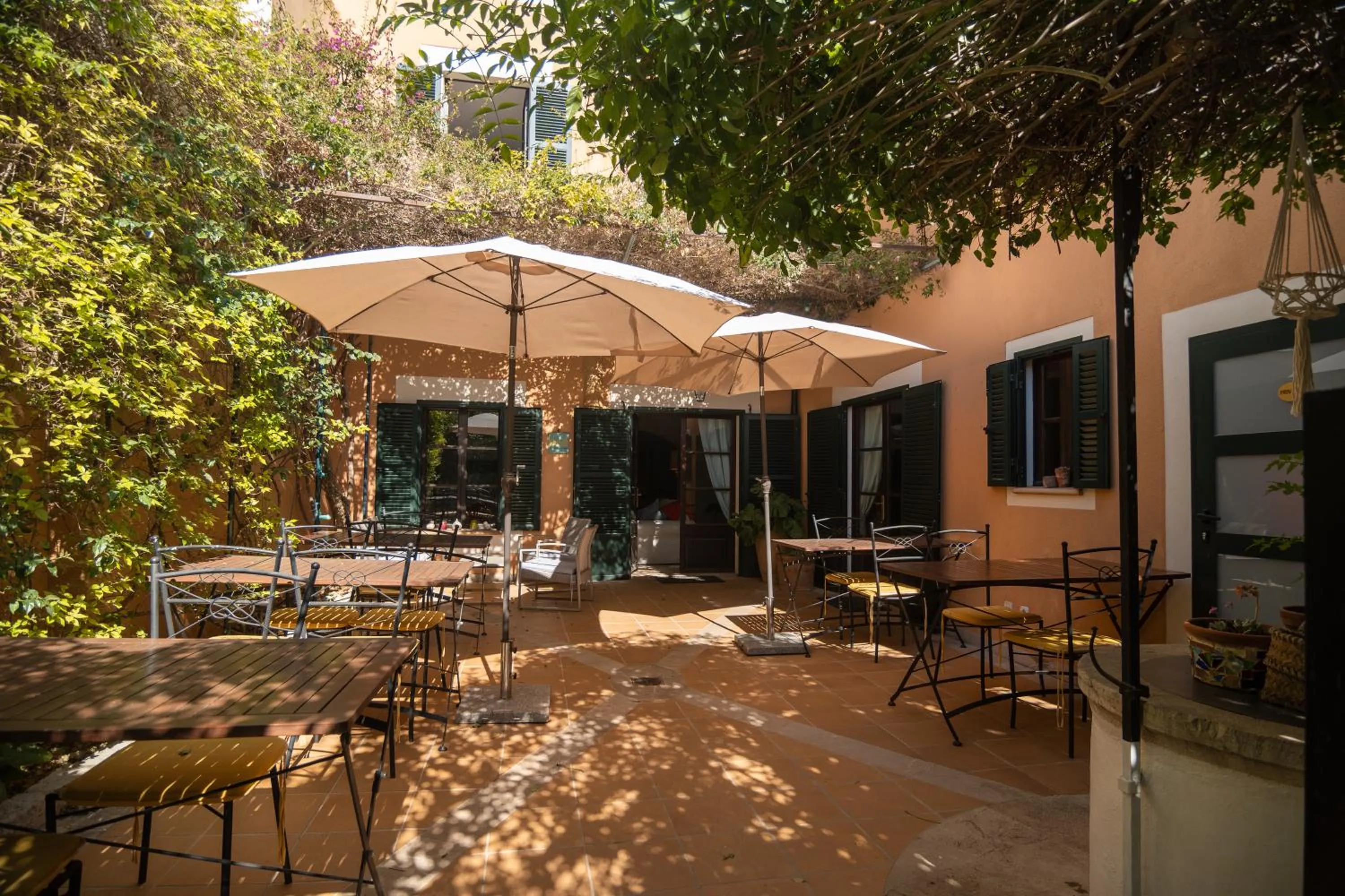 Patio in El Nido de Alaro - Turismo de Interior