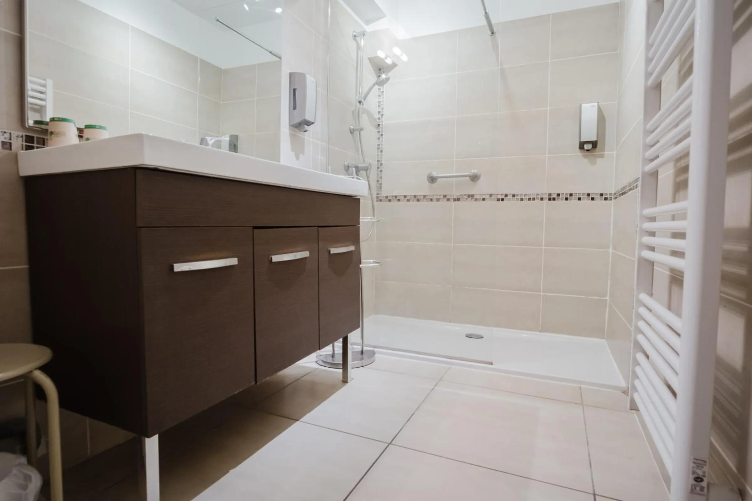 Bathroom in Logis Hotel des Granges