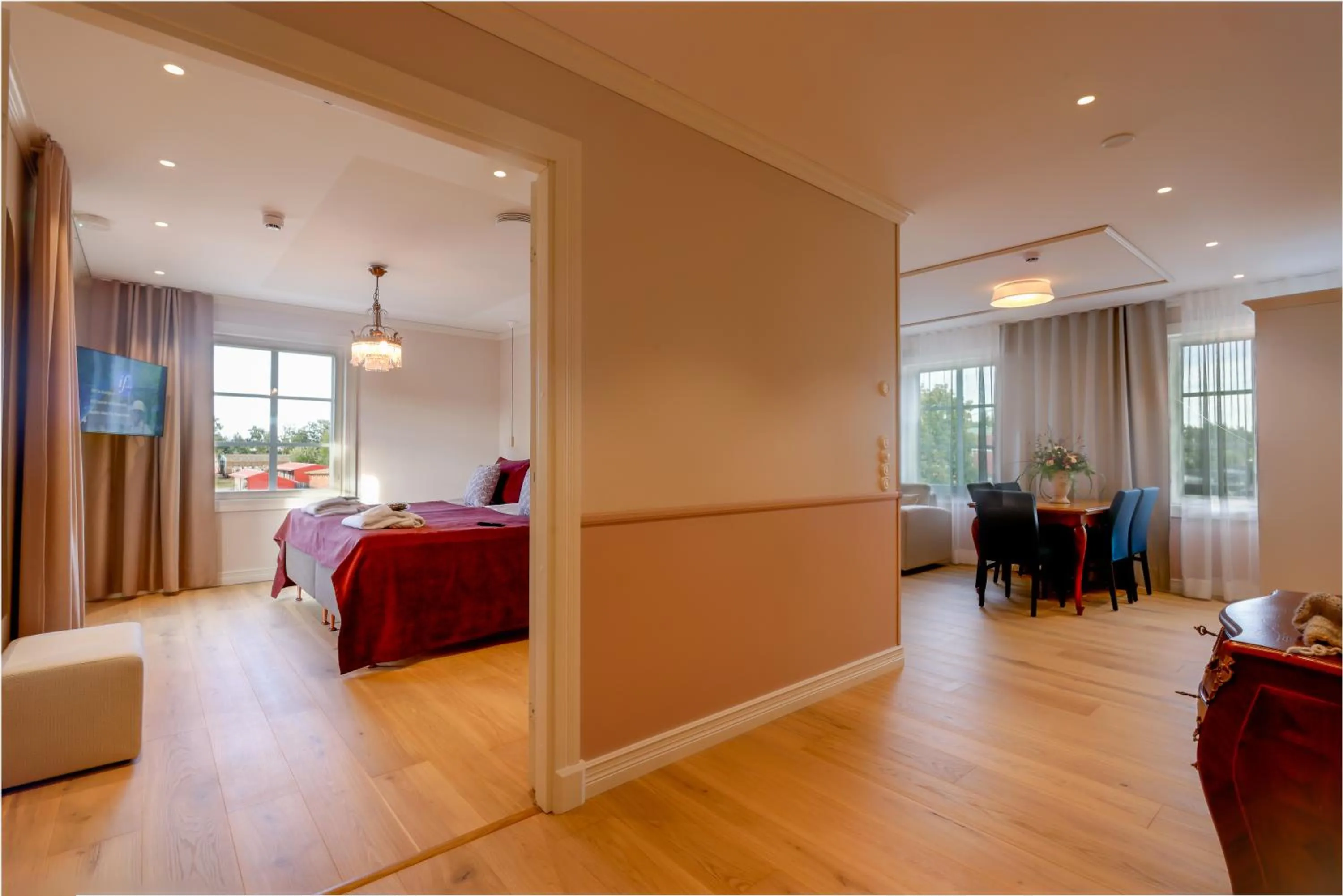 Living room, Bed in Hotelli-Ravintola Alma