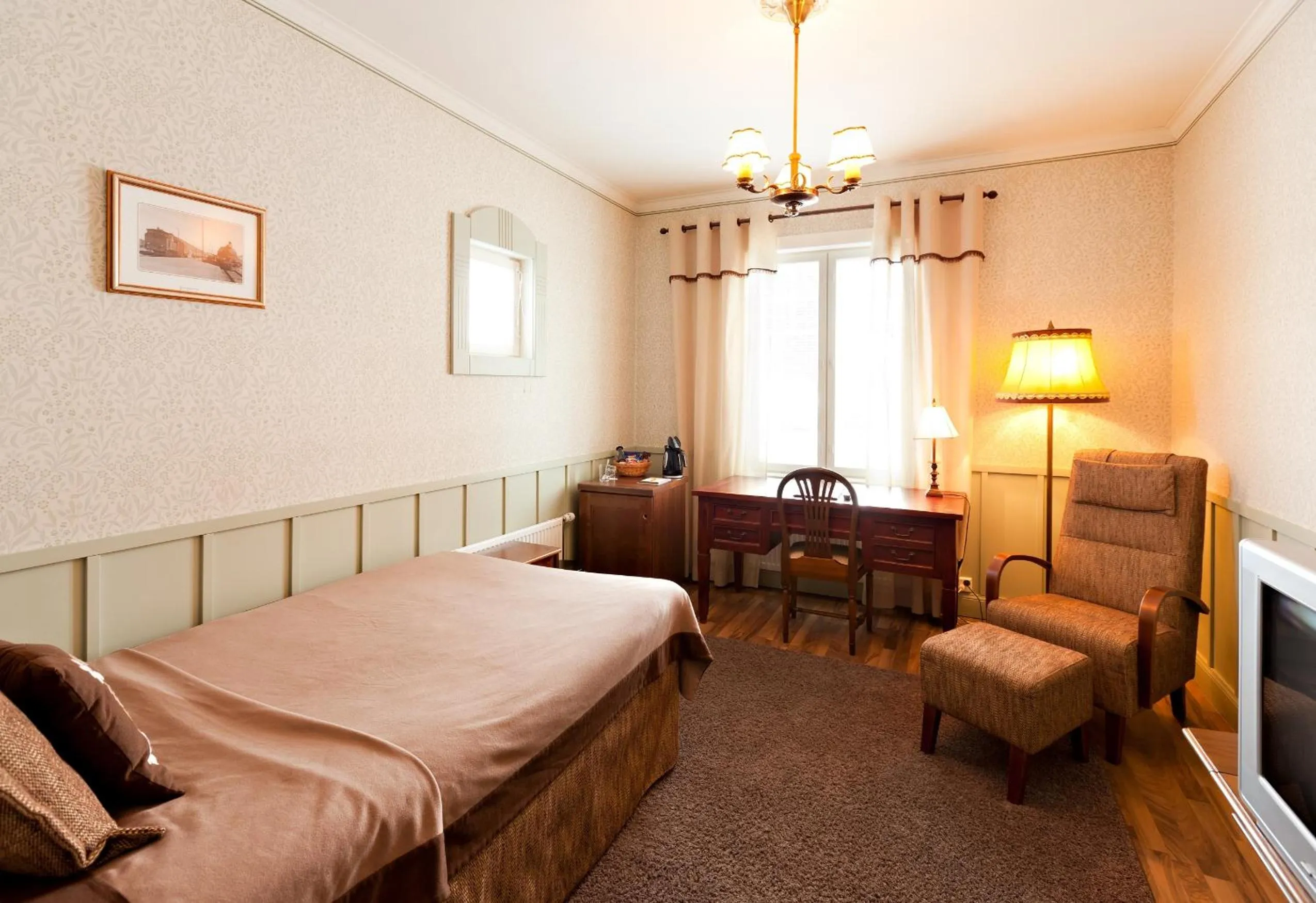 Photo of the whole room, Bed in Hotelli-Ravintola Alma