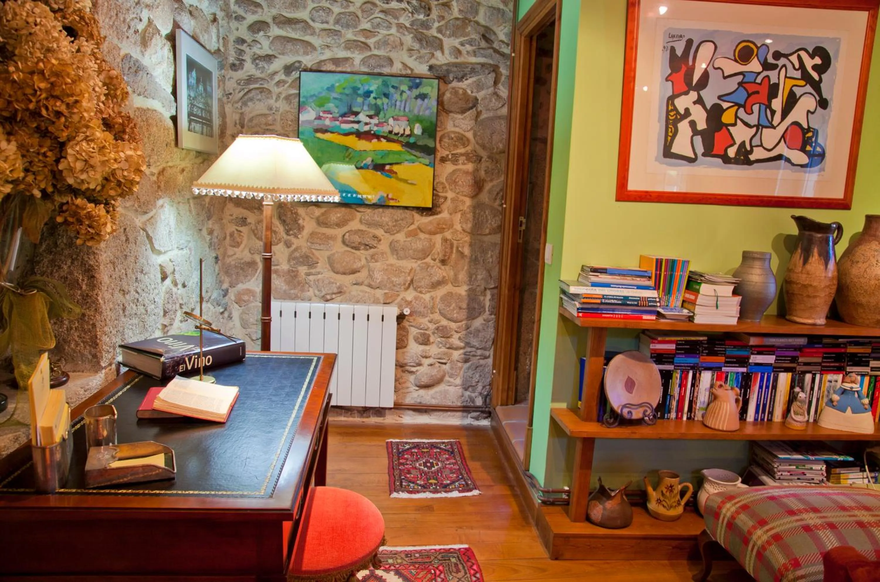 Library in Entre Os Ríos - Casa Rural y Enoturismo