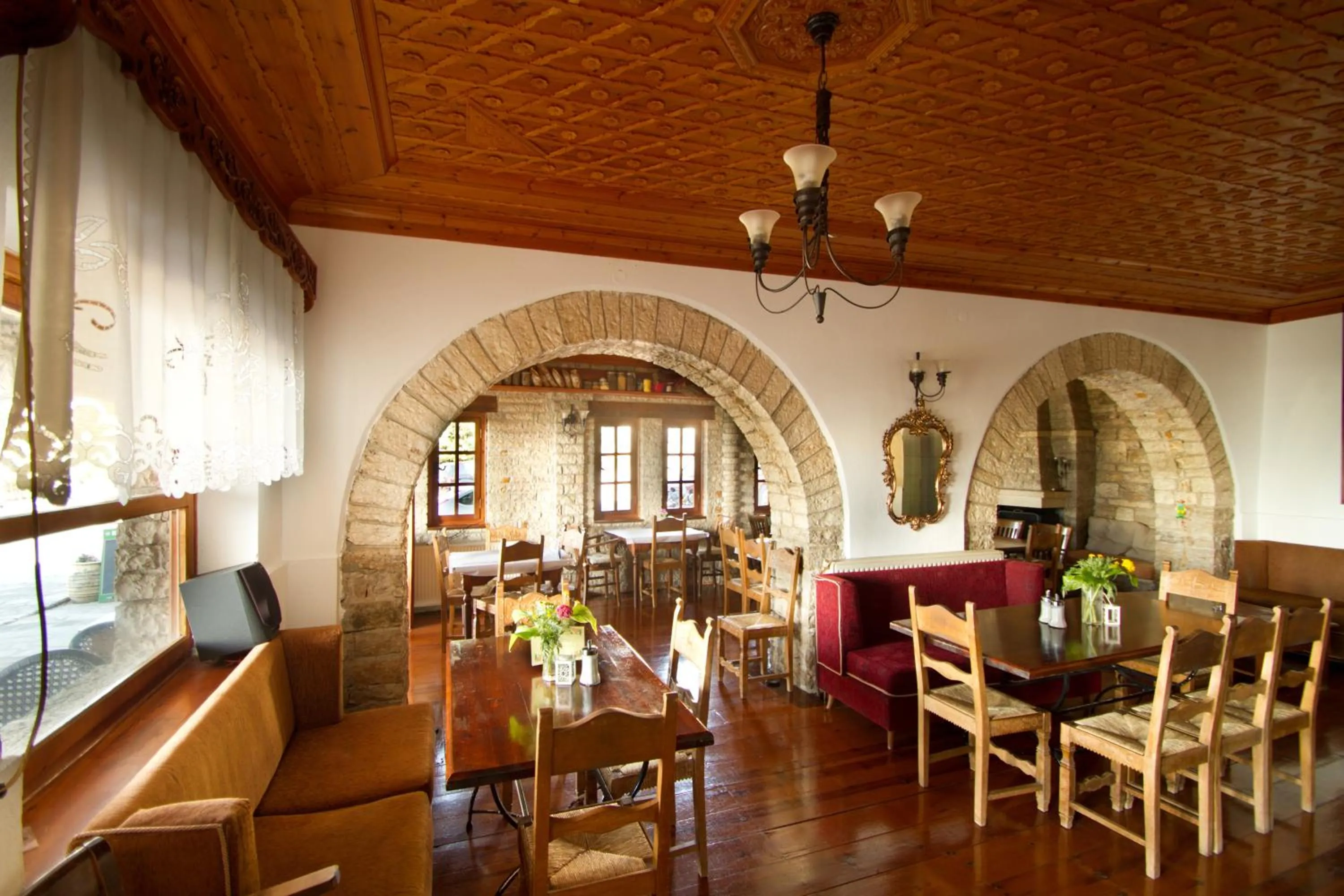 Restaurant/places to eat in Hotel Monodendri