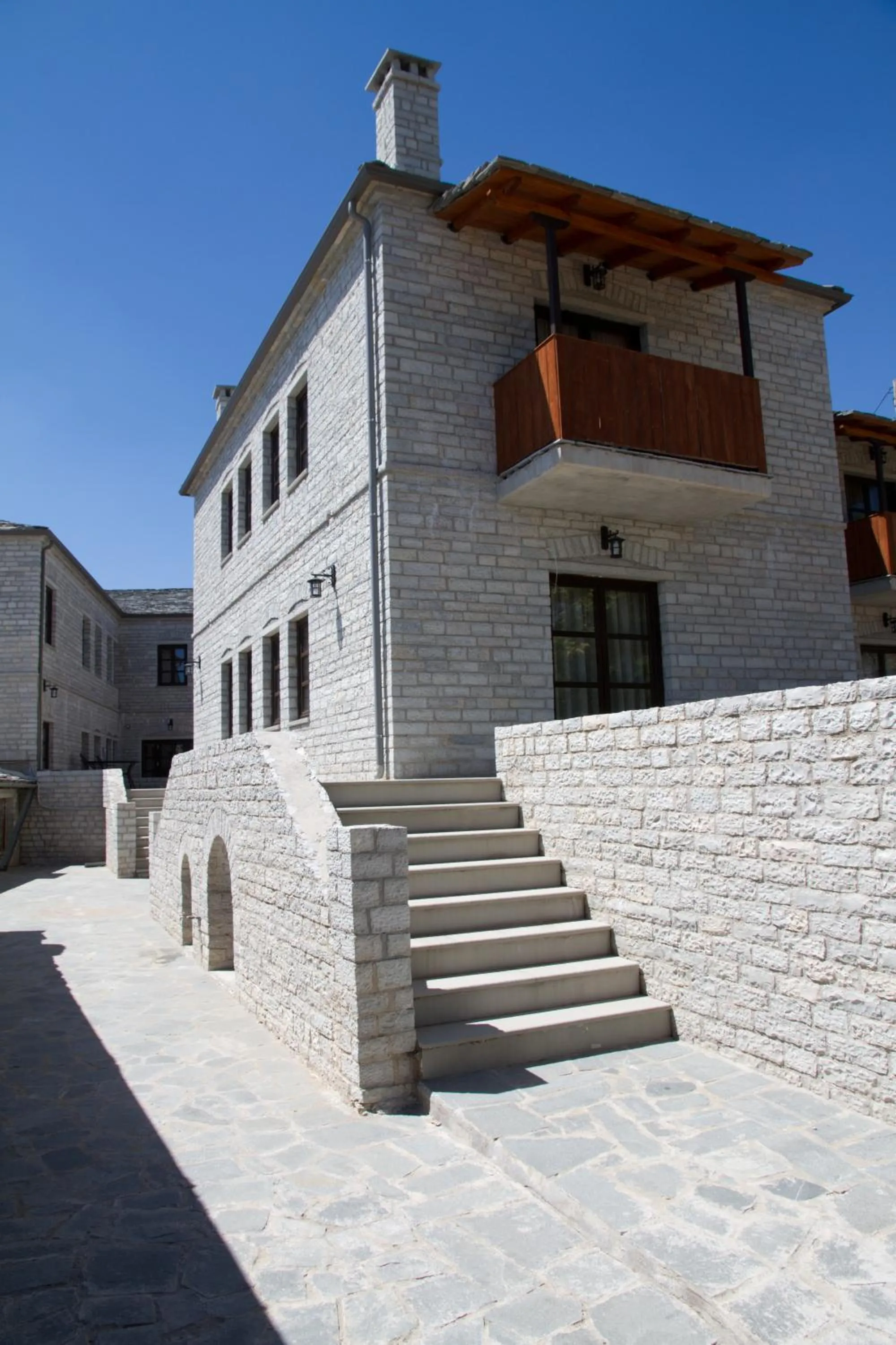 Property building in Hotel Monodendri