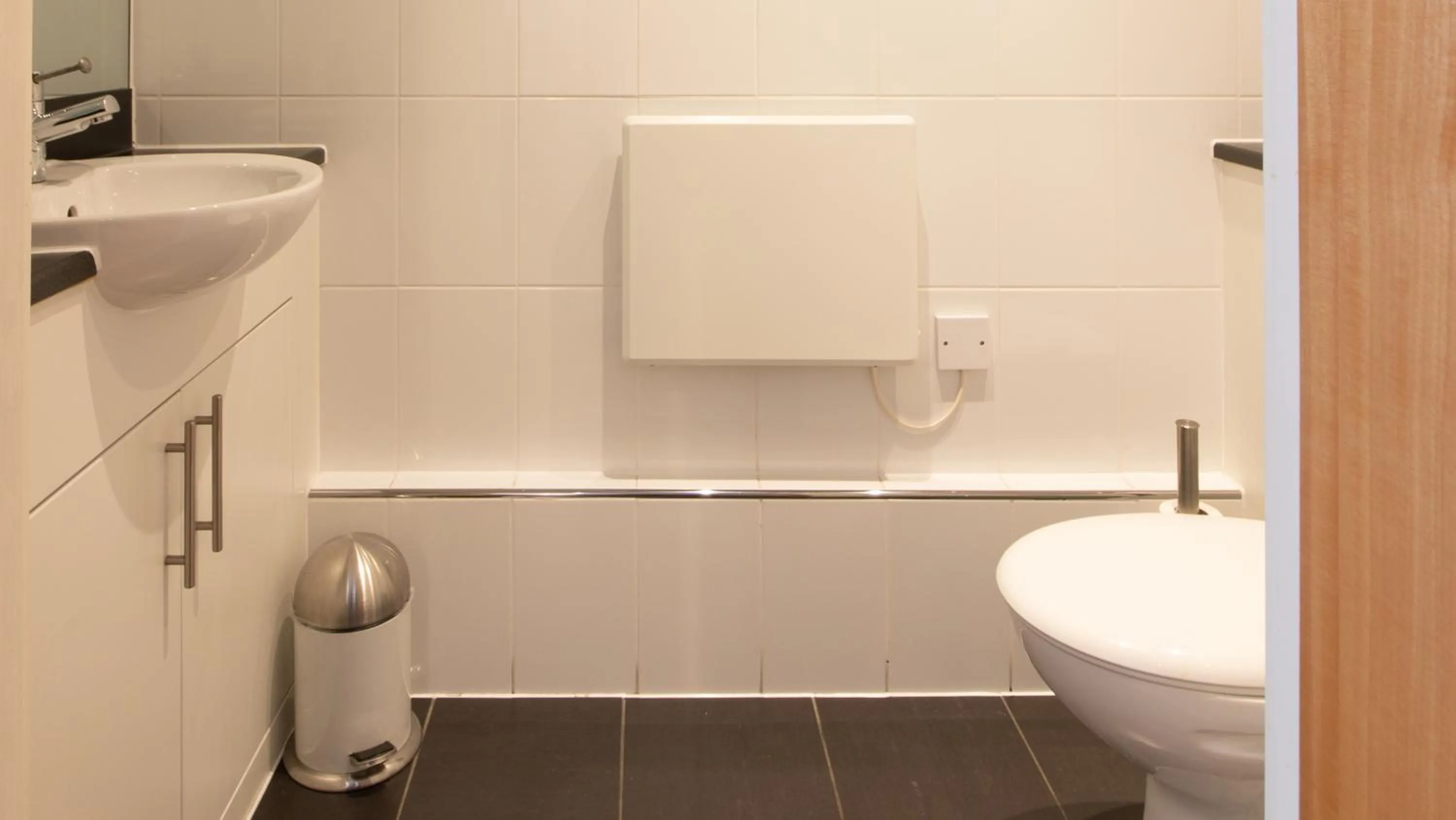 Toilet in The Spires Serviced Apartments Birmingham
