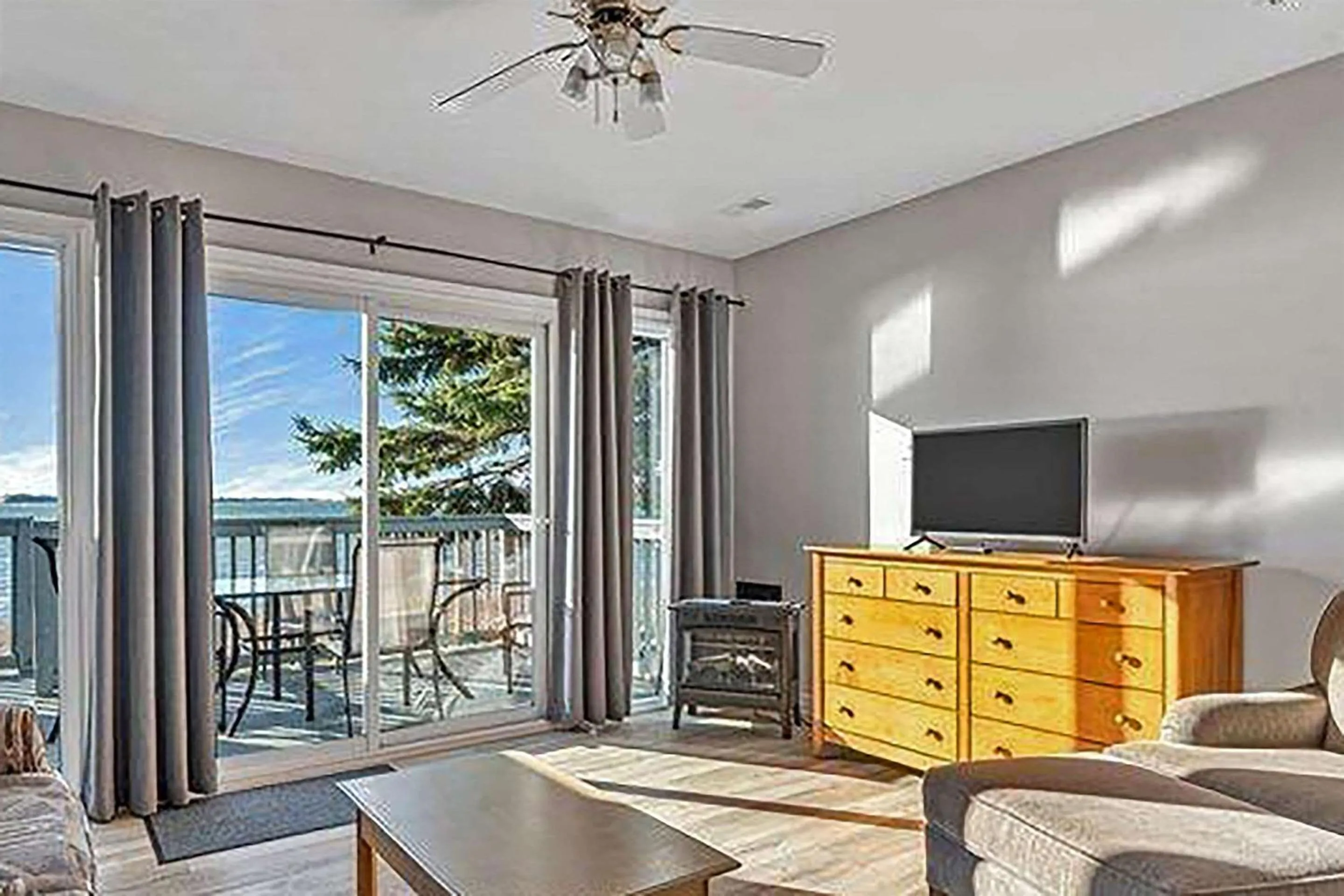 Bedroom in Isaiah Tubbs Resort & Conference Centre