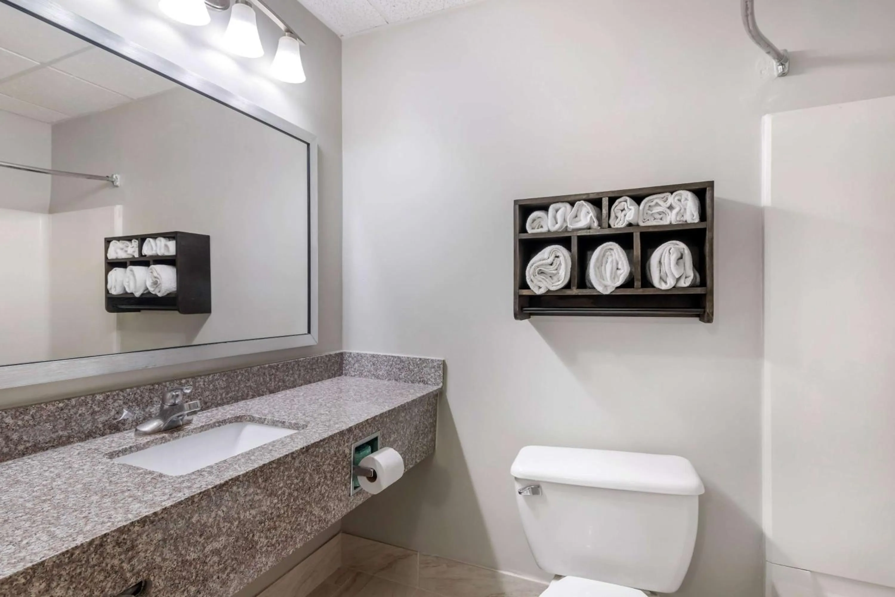 Photo of the whole room in Baymont by Wyndham Kennesaw