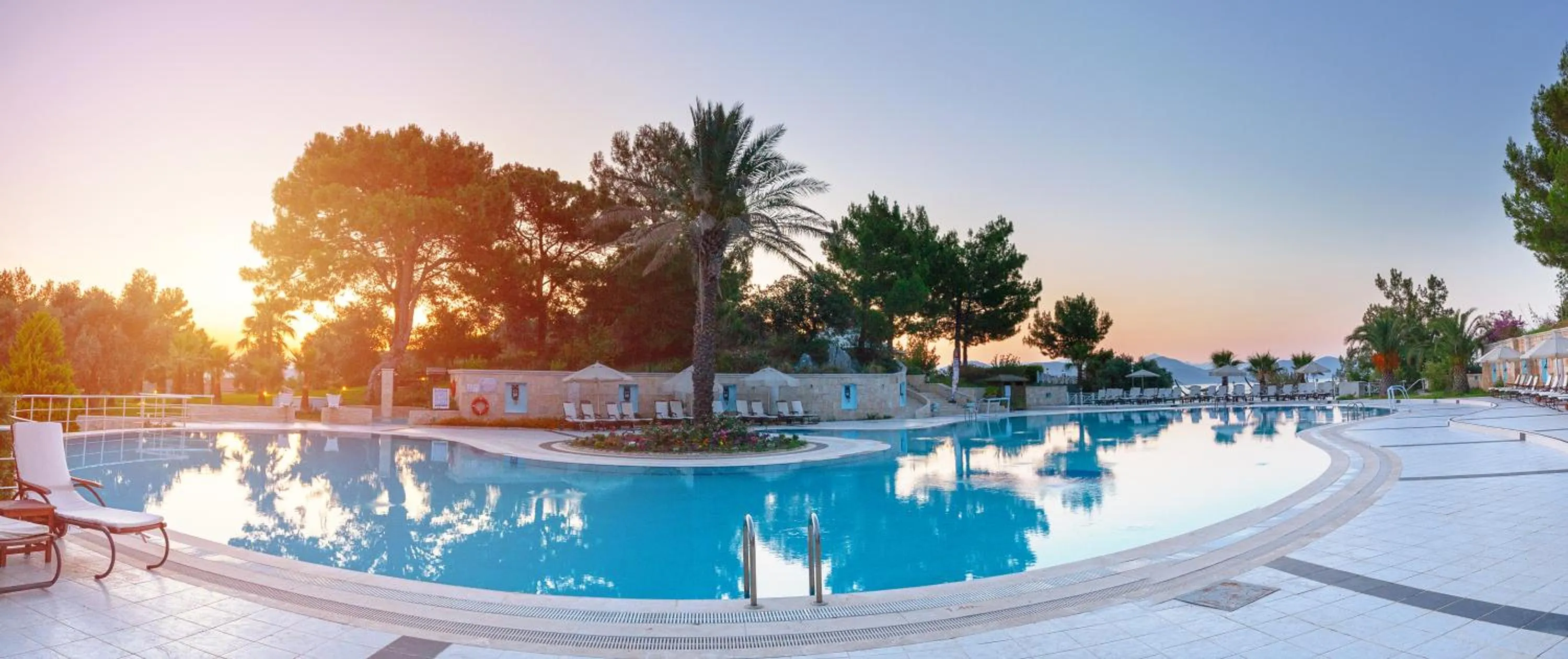 Swimming pool in X Life Hotel Sarıgerme 15 - Adult Hotel