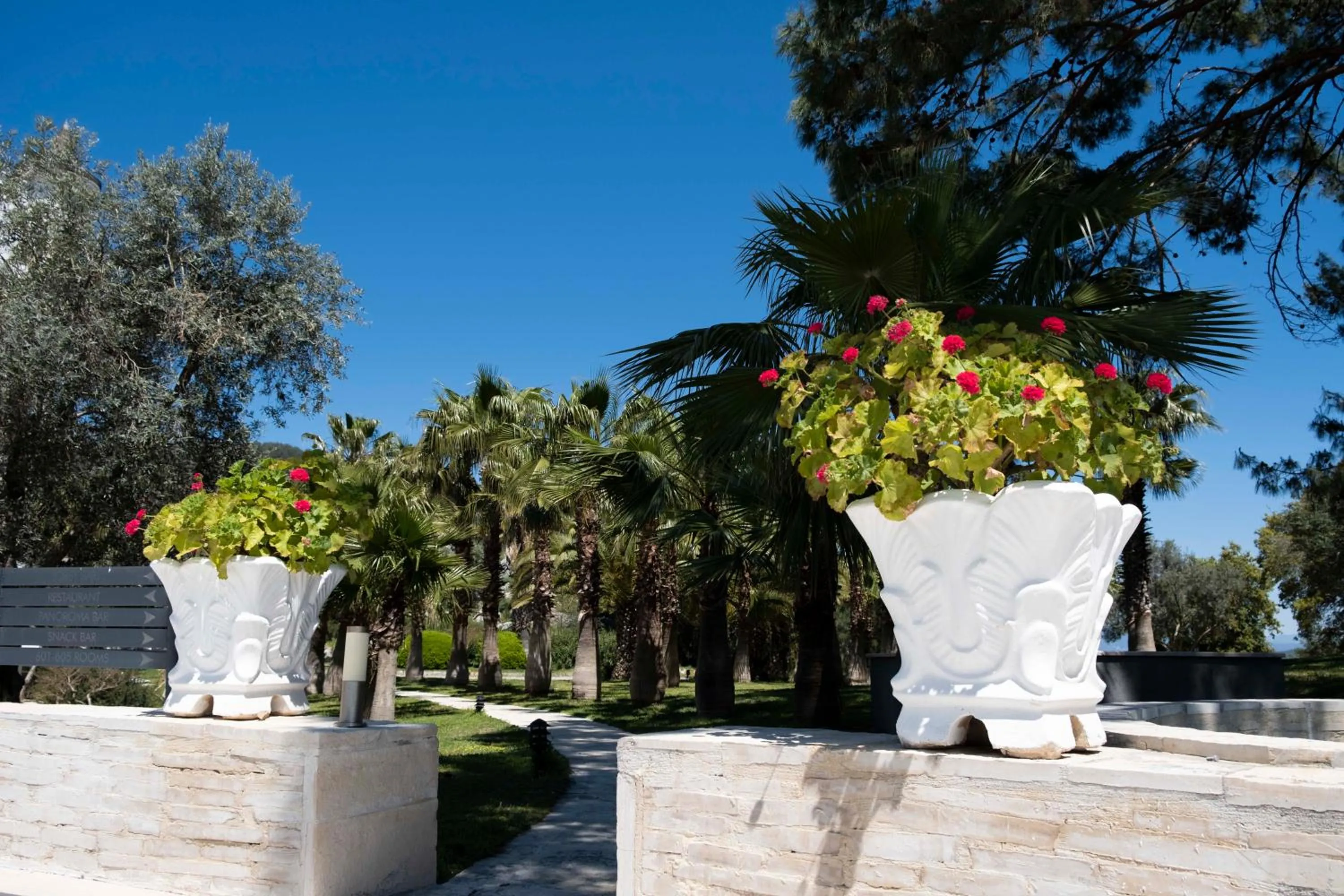 Garden in X Life Hotel Sarıgerme 15 - Adult Hotel