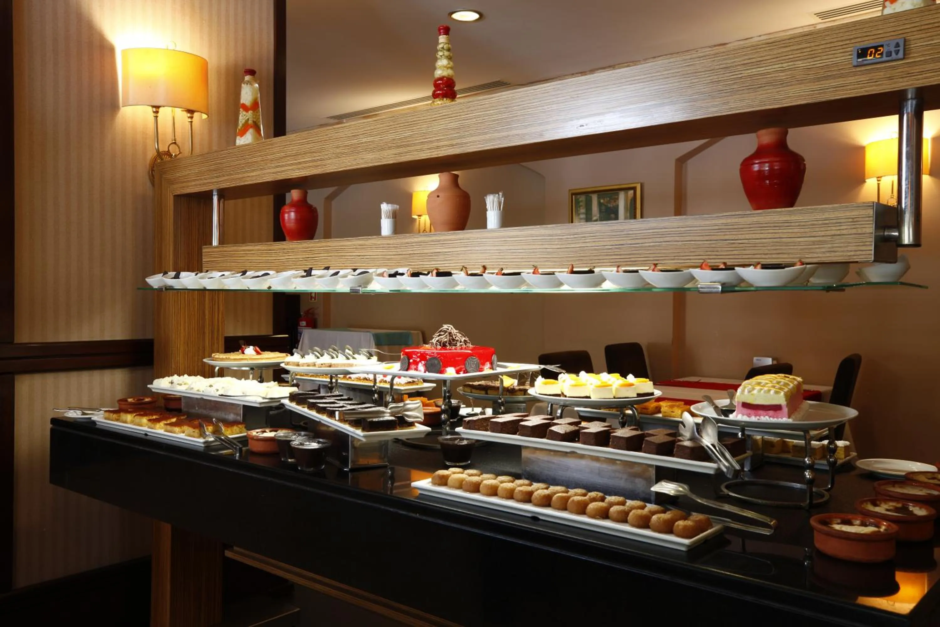 Restaurant/places to eat in X Life Hotel Sarıgerme 15 - Adult Hotel