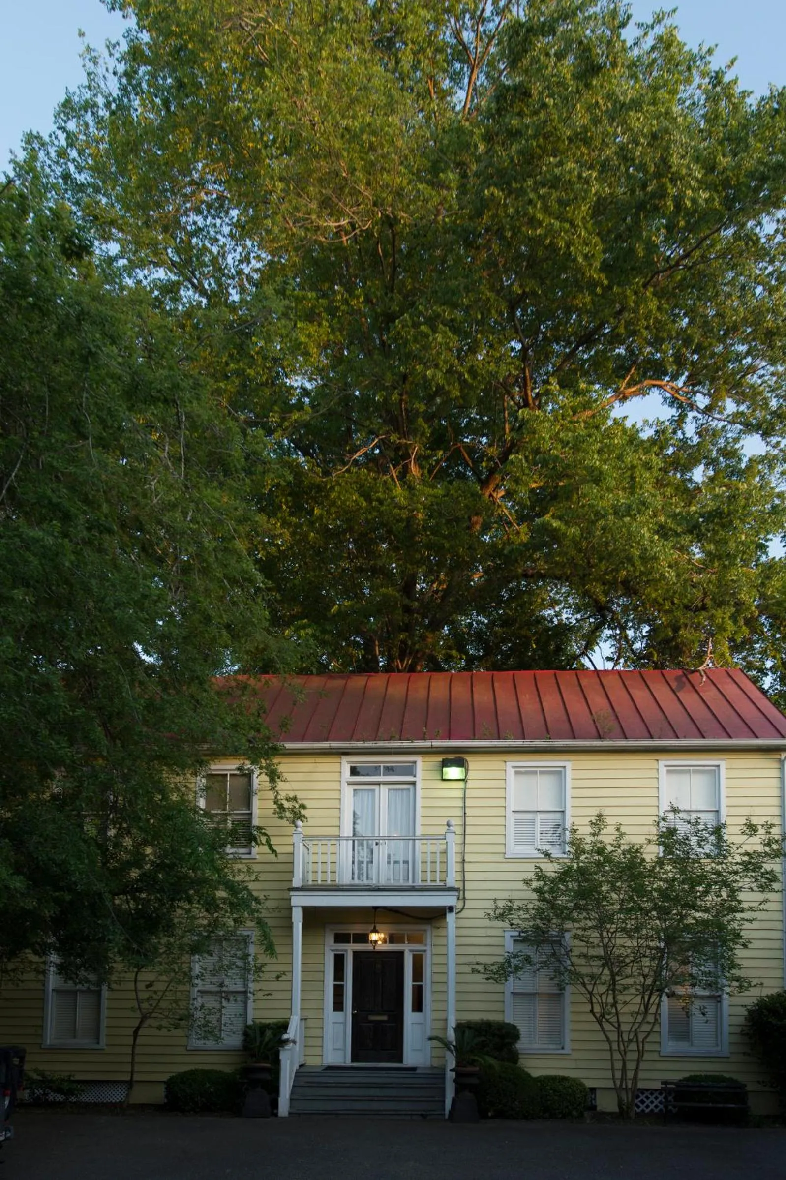 Facade/entrance in Barksdale House Inn