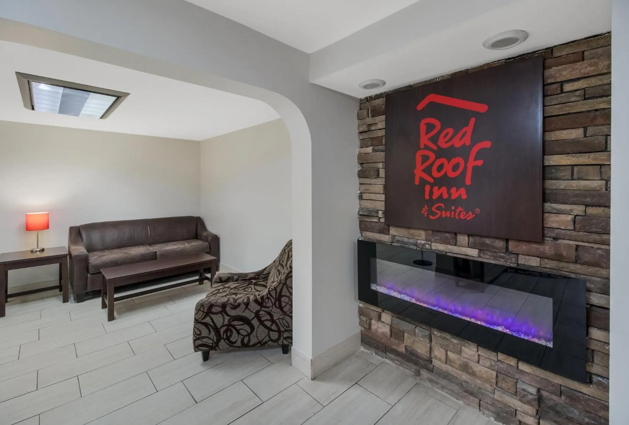Lobby or reception in Red Roof Inn & Suites Jackson, TN