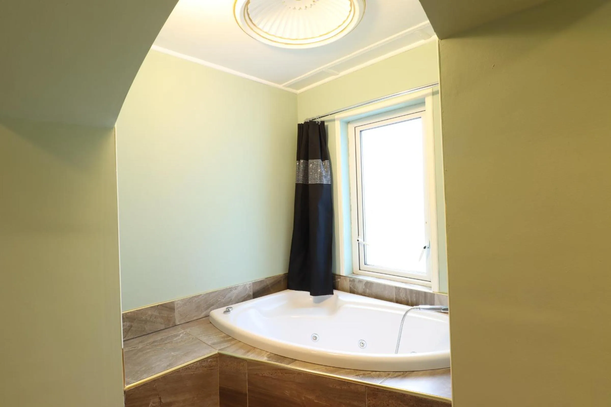 Bathroom in Ferndale Luxury Boutique Bed & Breakfast