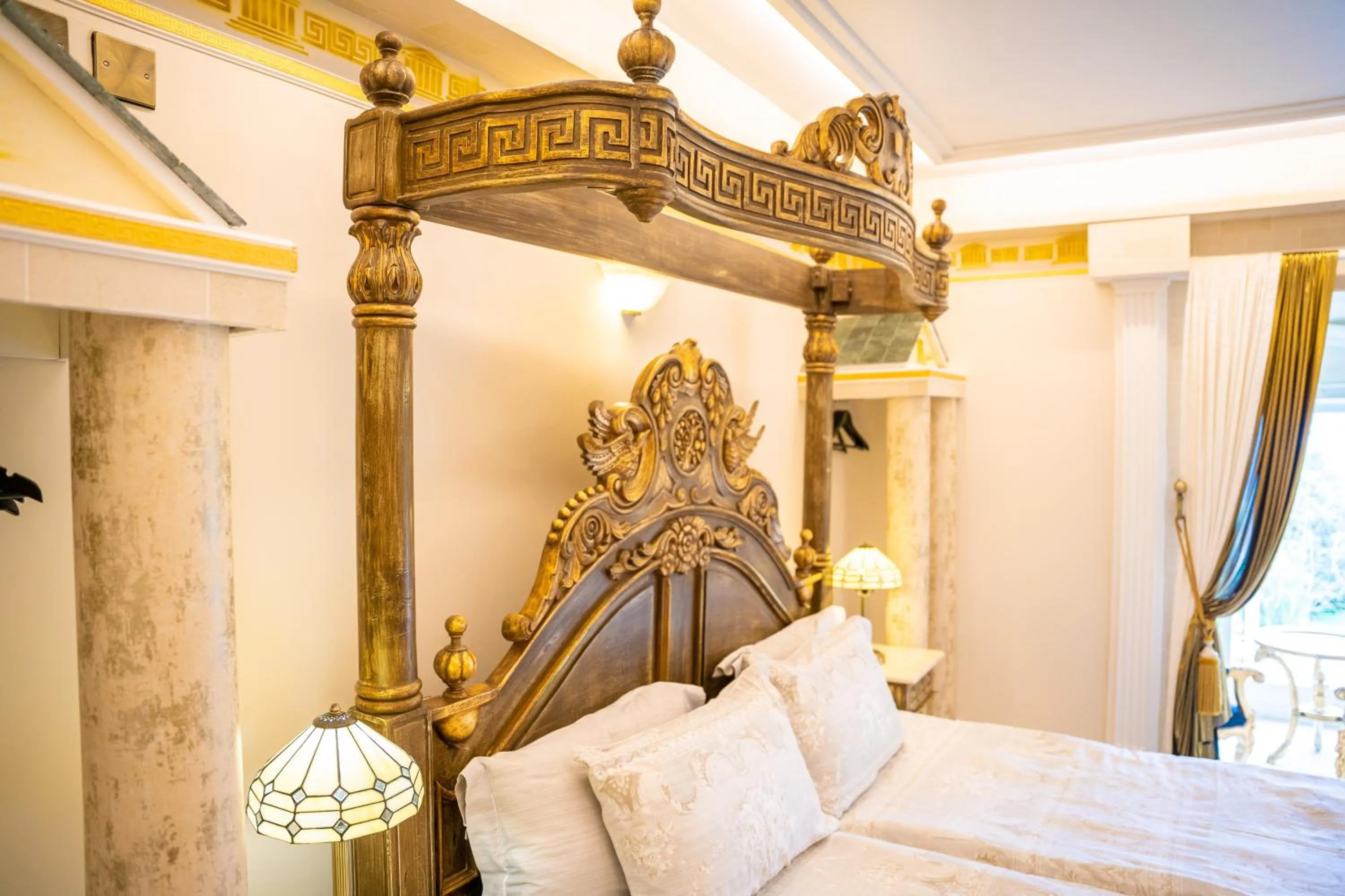 Bed in Ferndale Luxury Boutique Bed & Breakfast