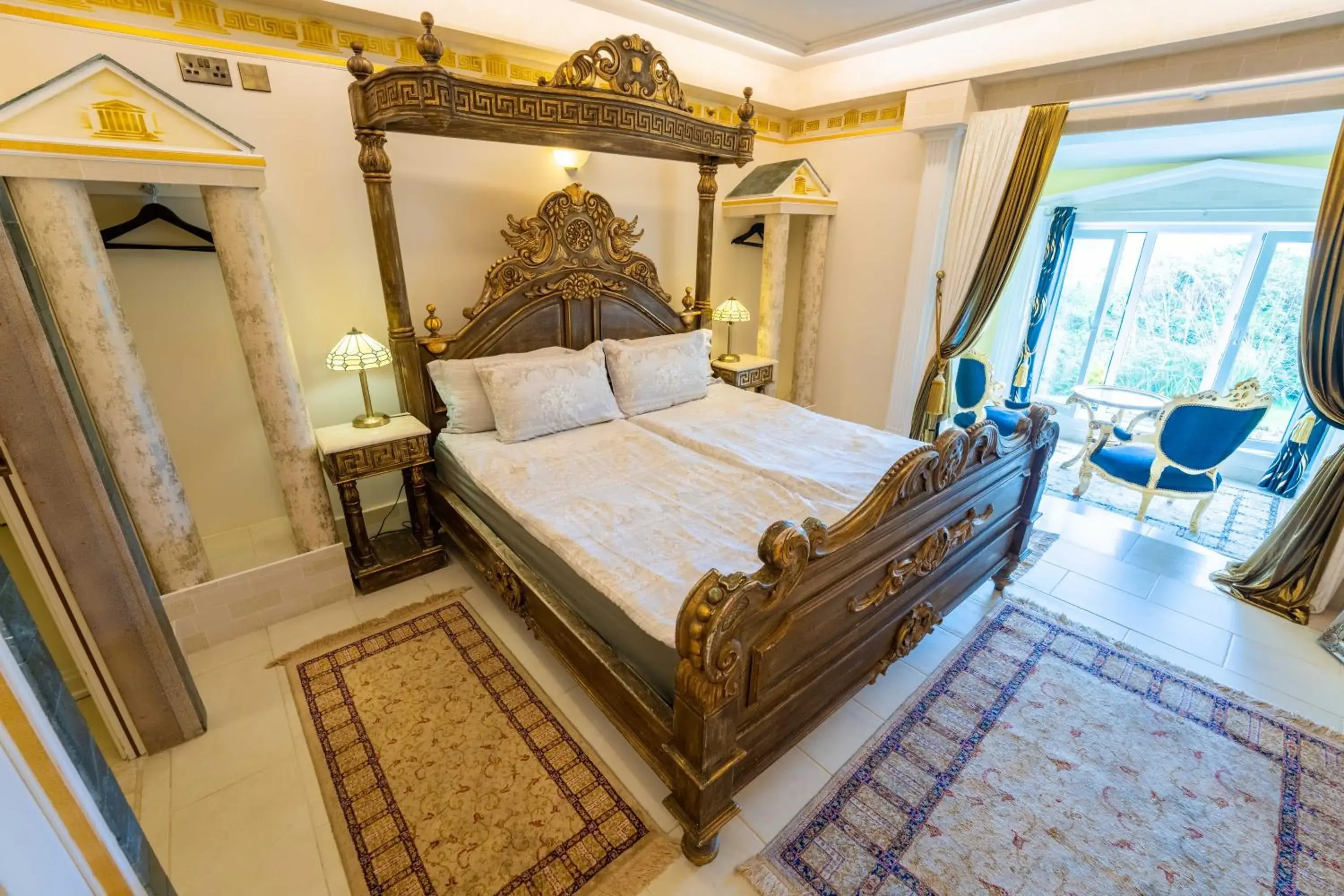 Royal Suite (Roman) in Ferndale Luxury Boutique Bed & Breakfast Royal Suite (Roman) in Ferndale Luxury Boutique Bed & Breakfast