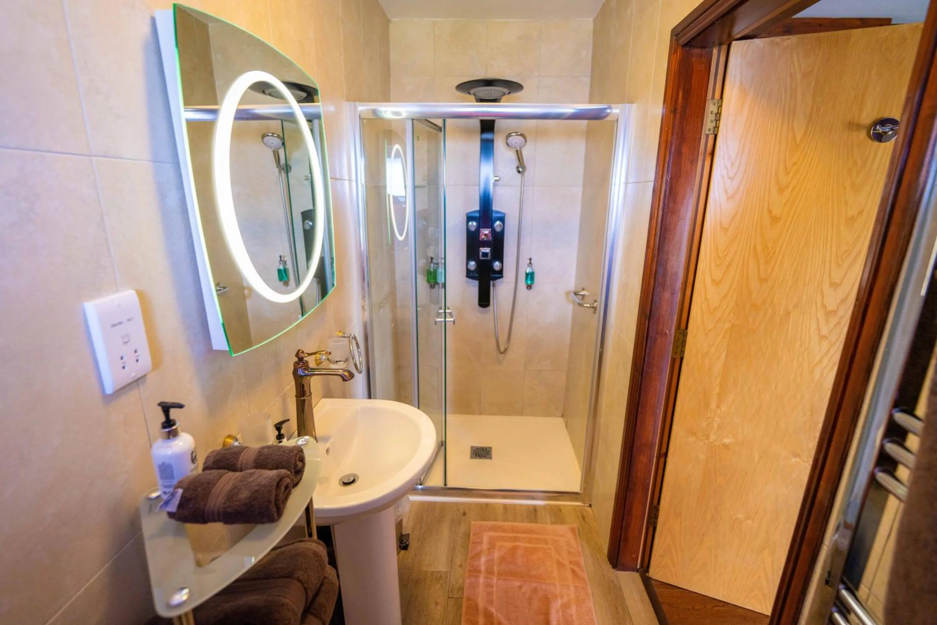 Bathroom in Ferndale Luxury Boutique Bed & Breakfast