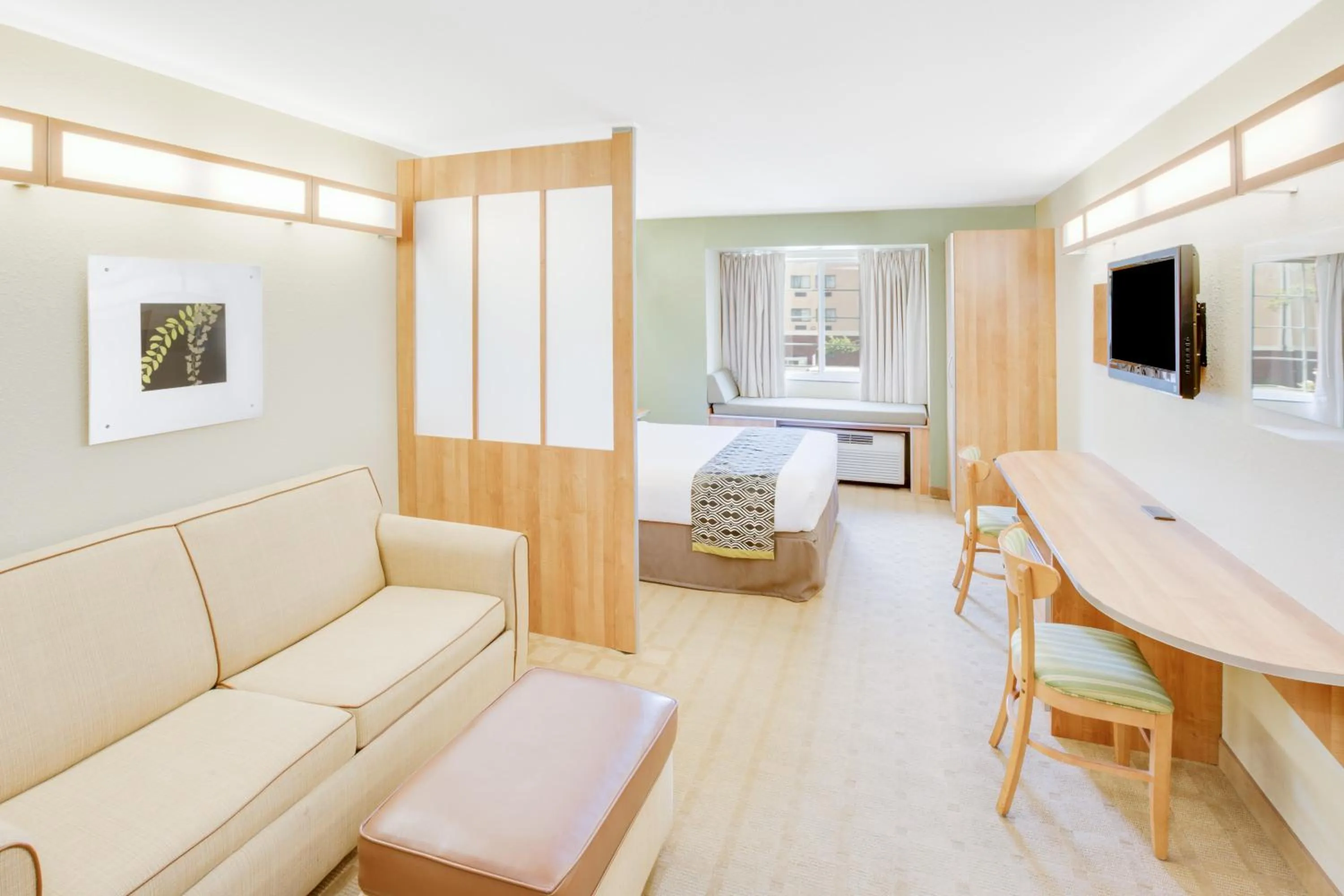 Bed in Microtel Inn & Suites by Wyndham Saraland