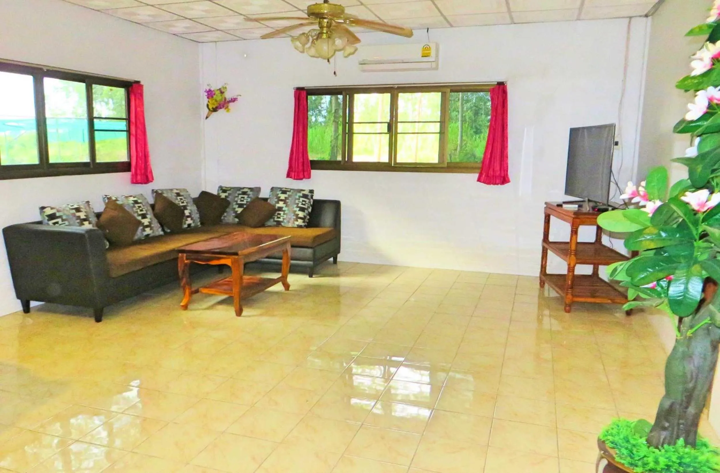 Living room in Isaan Perazim Park