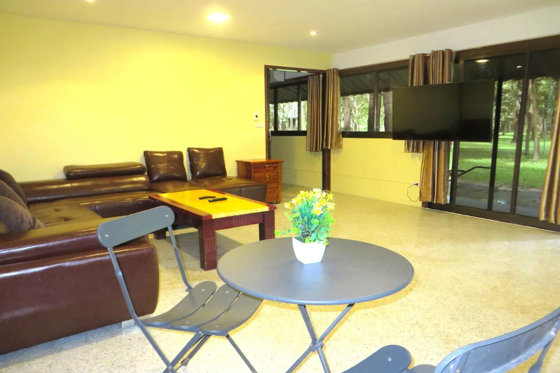 TV and multimedia in Isaan Perazim Park