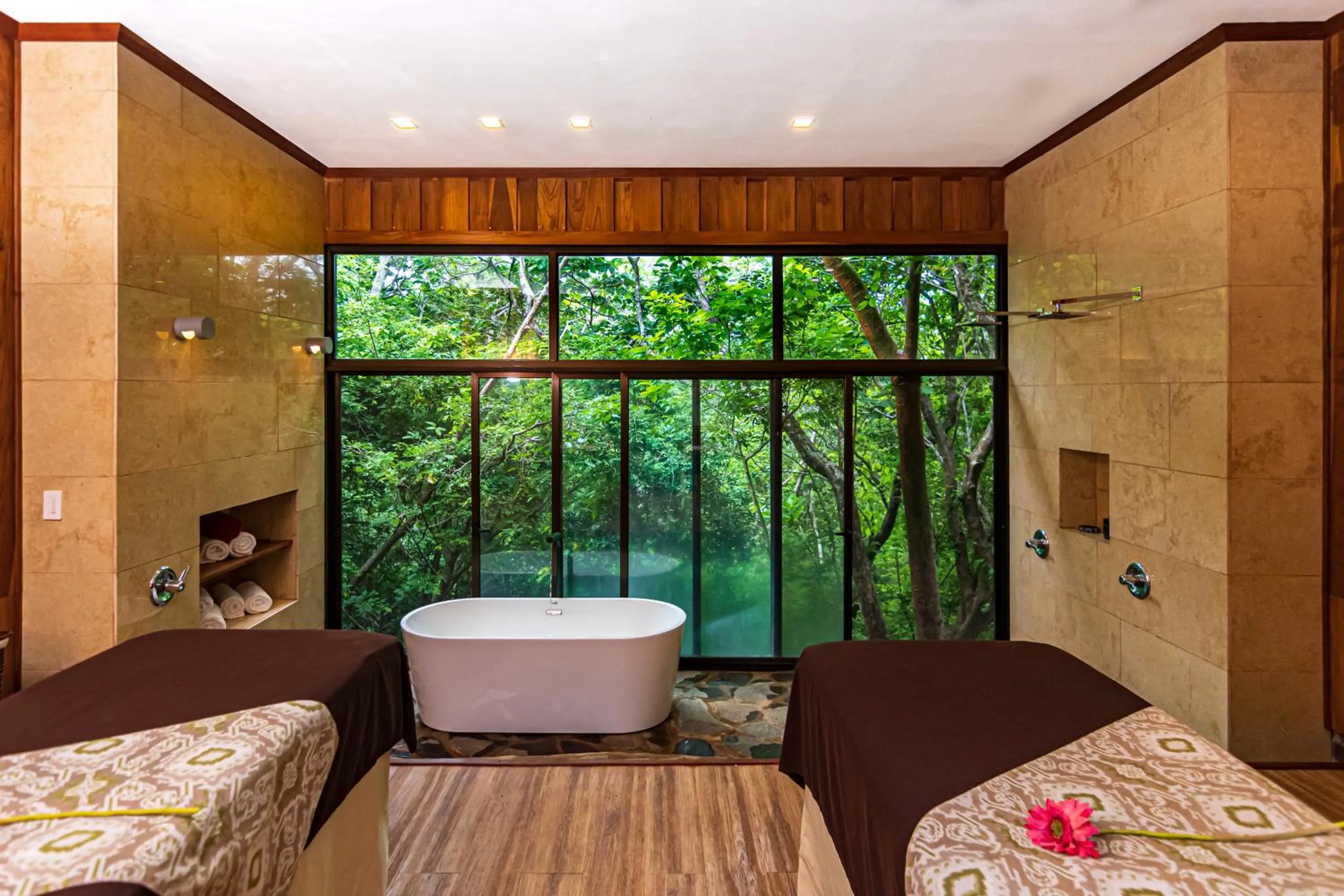 Spa and wellness centre/facilities, Bed in Hacienda Guachipelin Volcano Ranch Hotel & Hot Springs