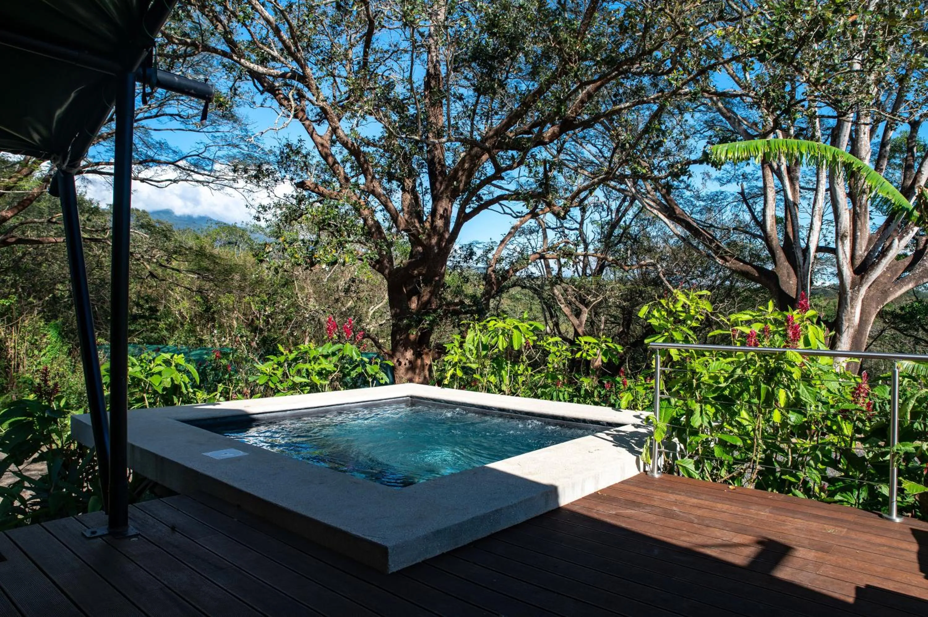 Swimming pool in Hacienda Guachipelin Volcano Ranch Hotel & Hot Springs