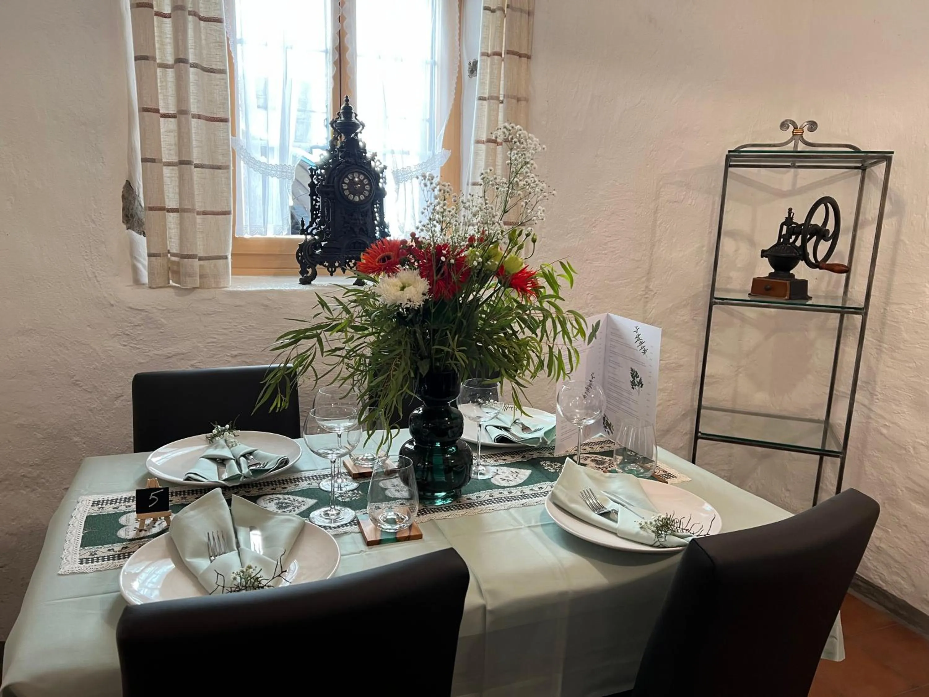 Dining area in Hotel und Restaurant Alpina