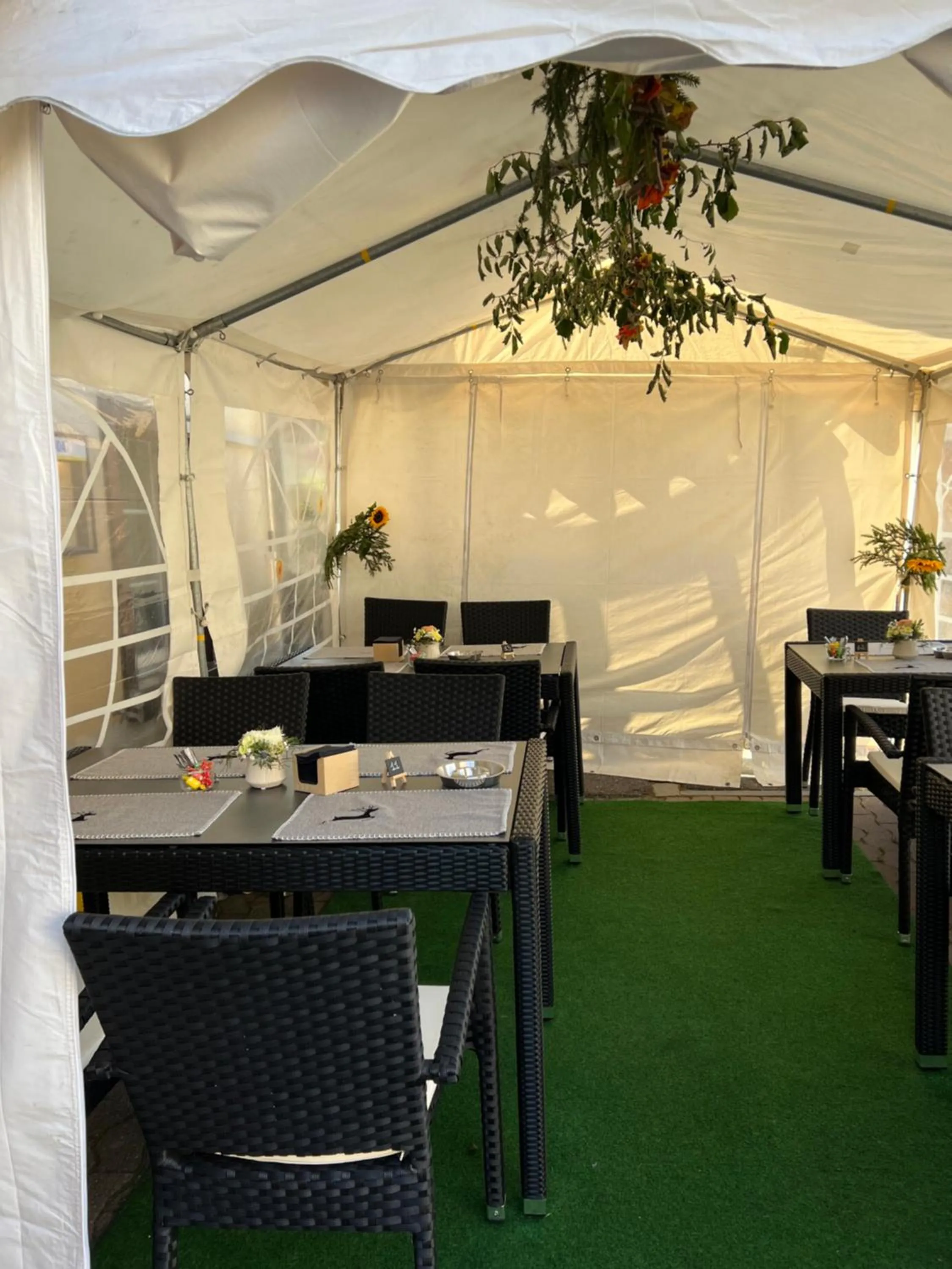 Restaurant/places to eat in Hotel und Restaurant Alpina