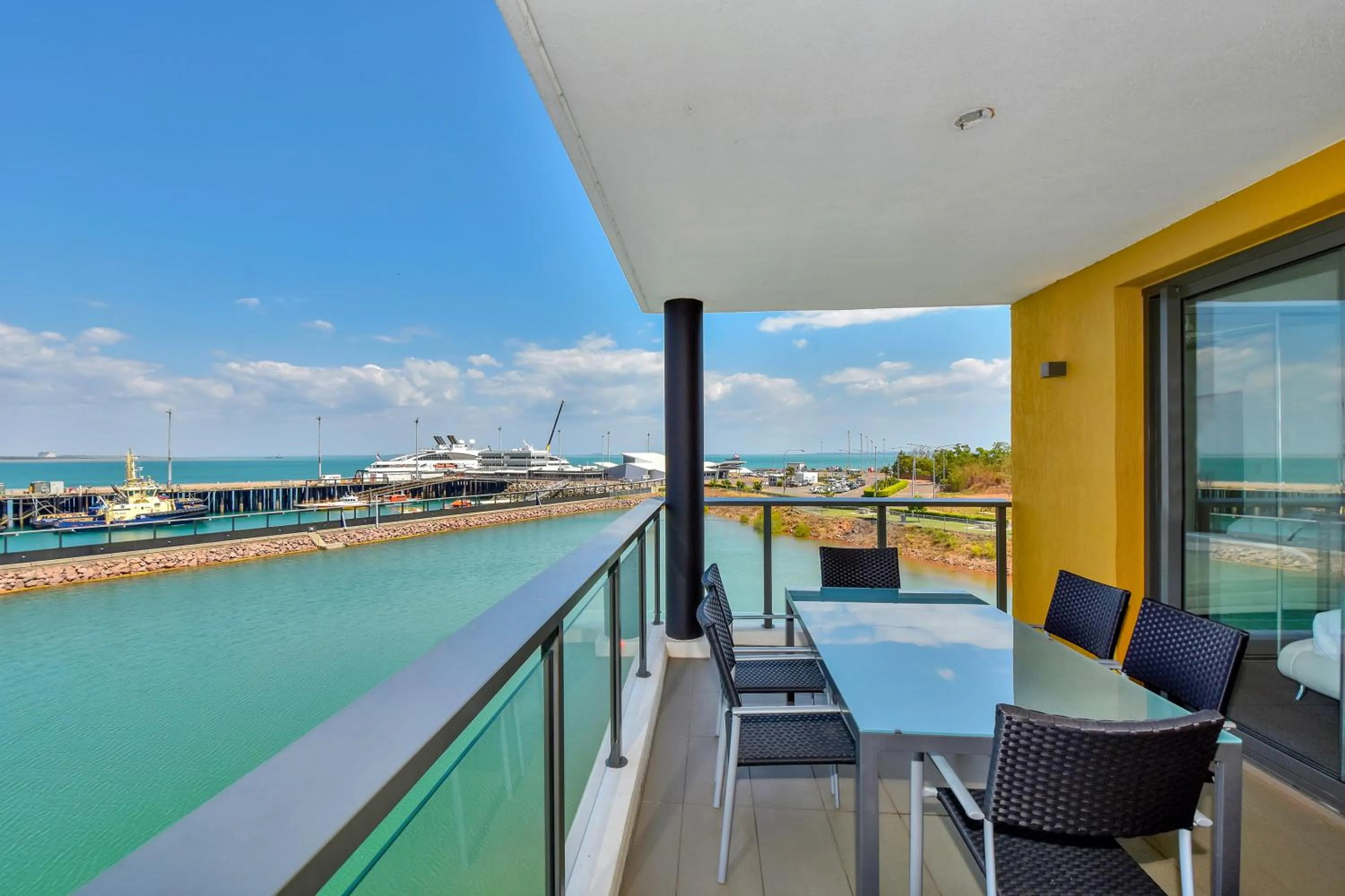 Balcony/Terrace in Darwin Waterfront Short Stay Apartments