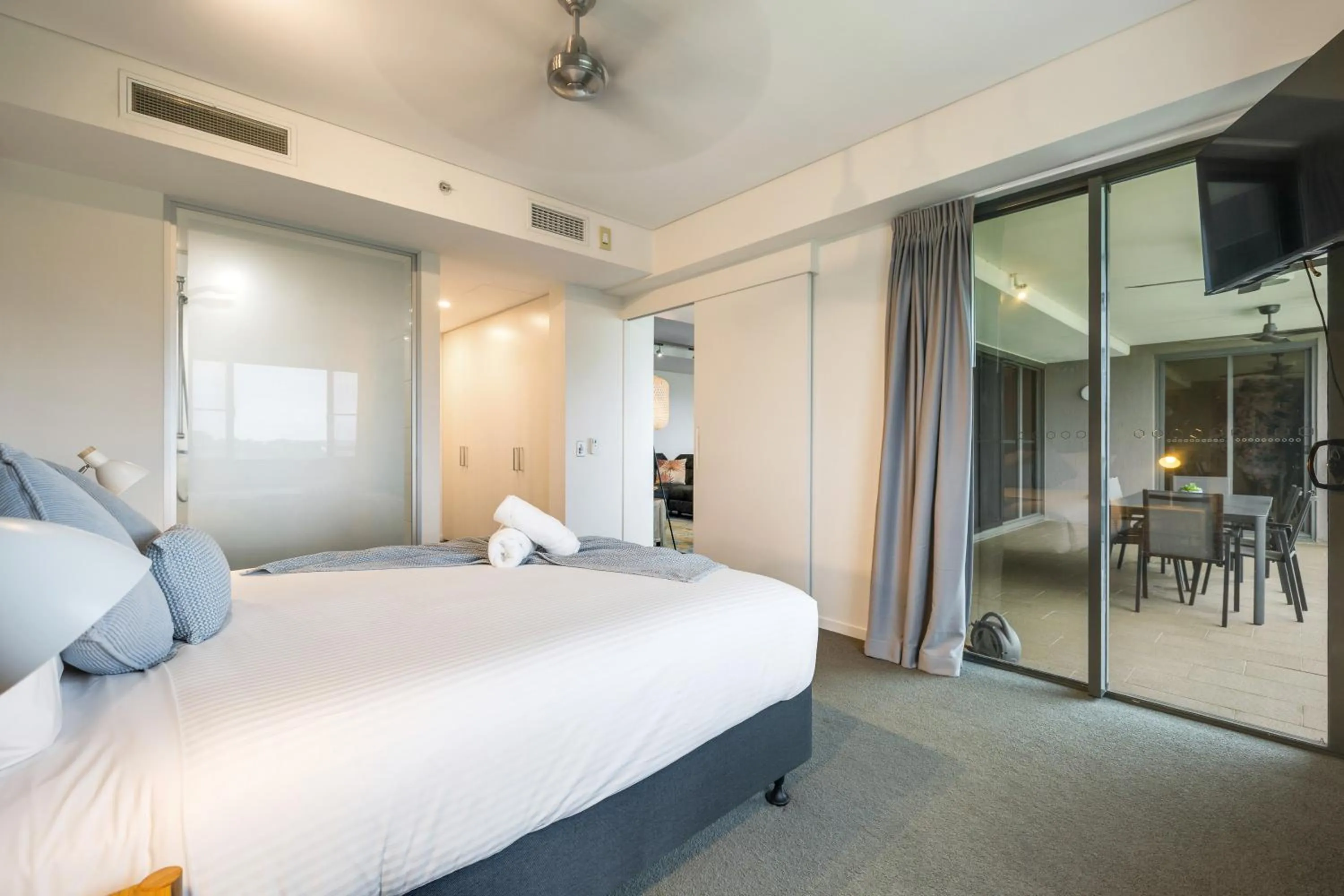 Bedroom, Bed in Darwin Waterfront Short Stay Apartments