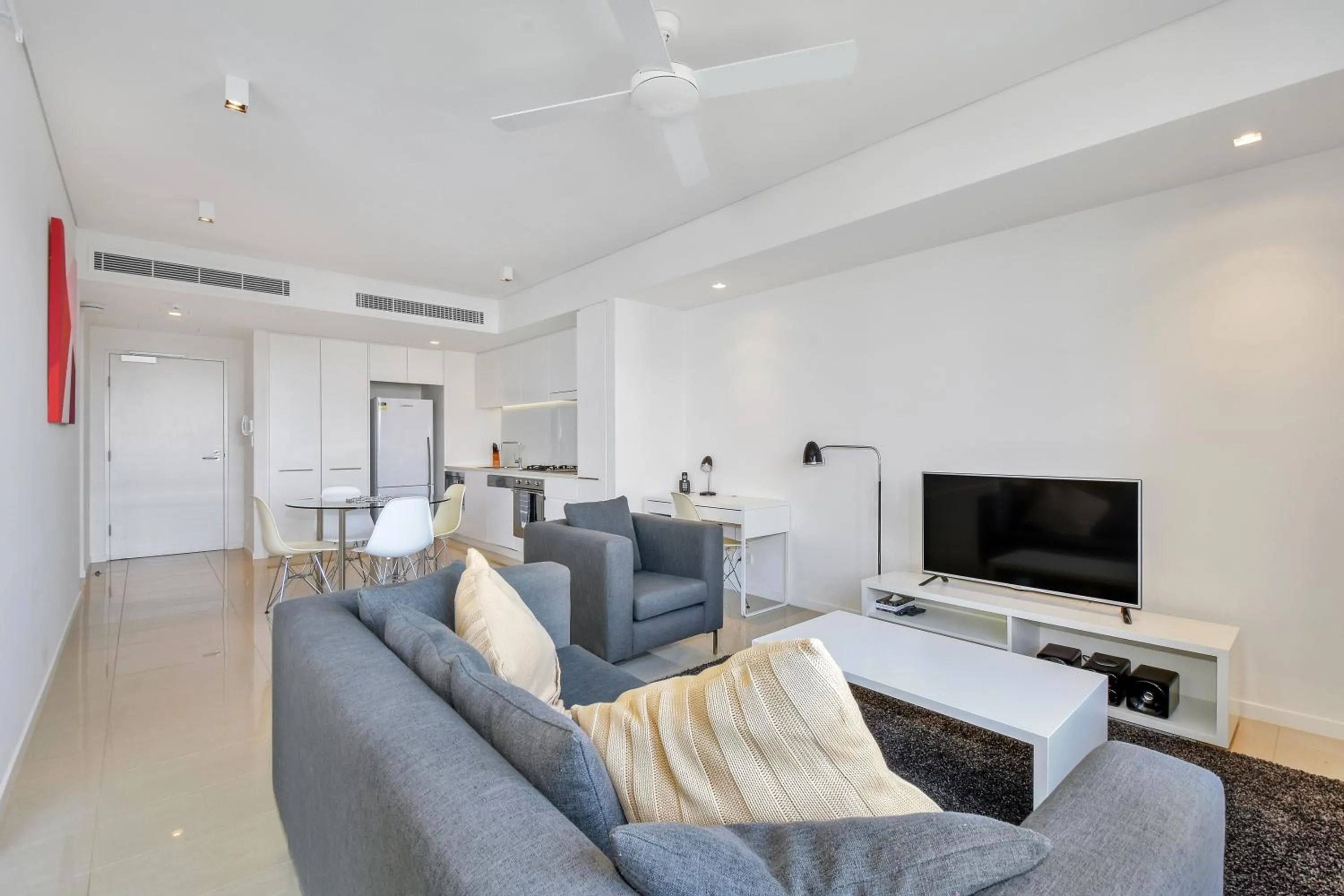 Kitchen or kitchenette in Darwin Waterfront Short Stay Apartments