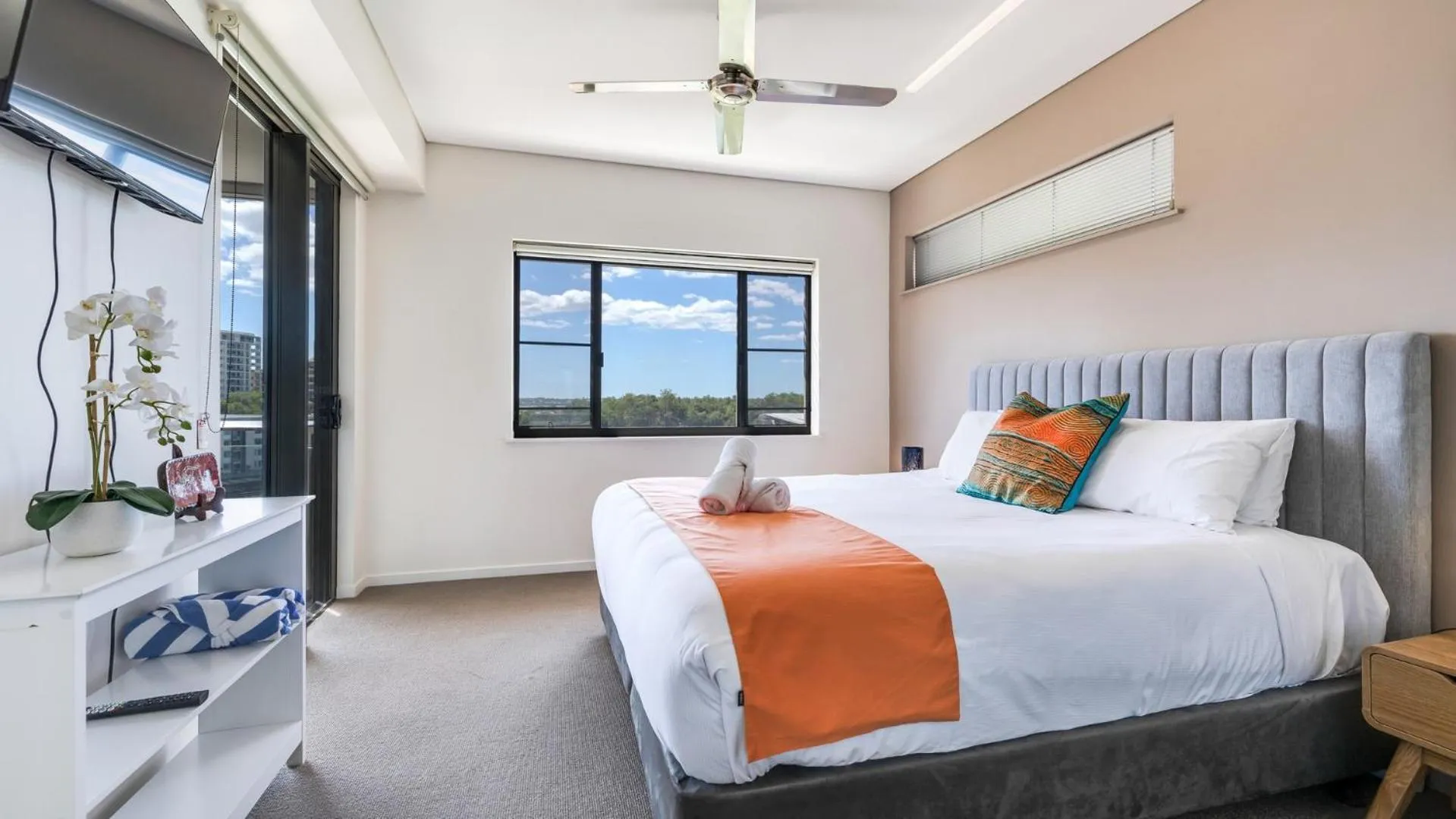 Bedroom, Bed in Darwin Waterfront Short Stay Apartments