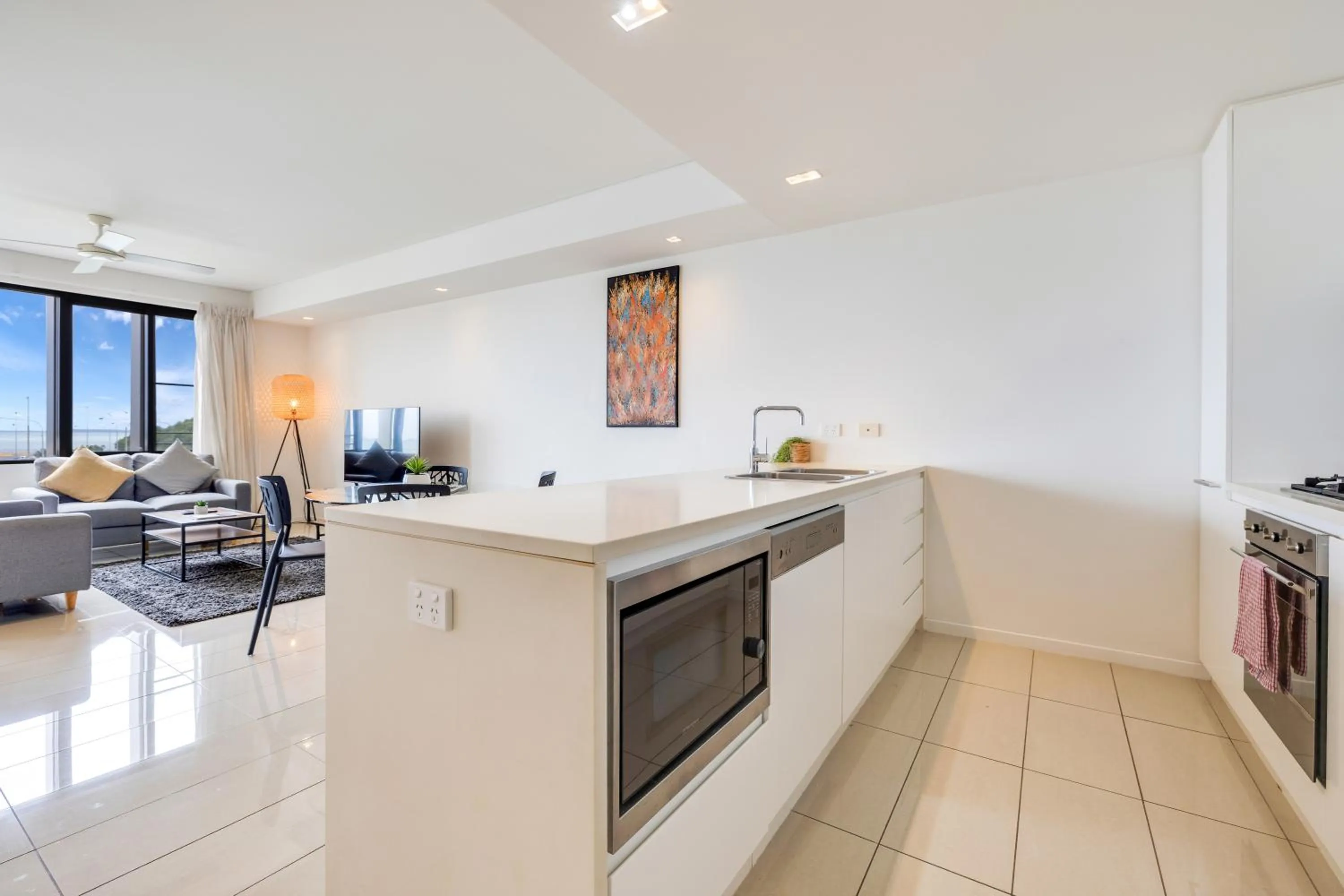 Kitchen or kitchenette in Darwin Waterfront Short Stay Apartments