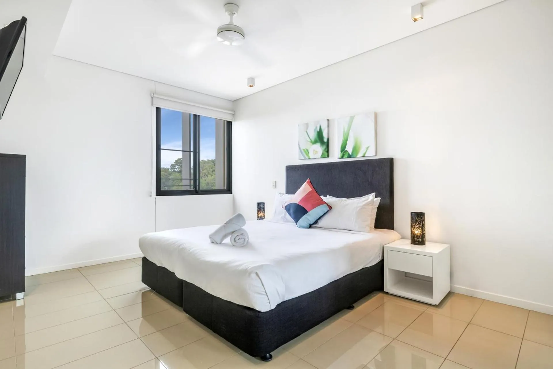 Bedroom, Bed in Darwin Waterfront Short Stay Apartments
