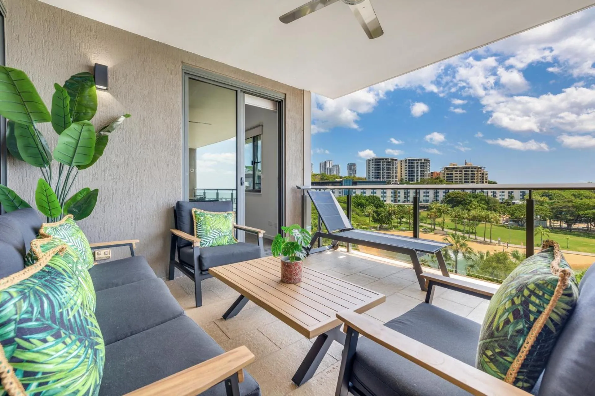Balcony/Terrace in Darwin Waterfront Short Stay Apartments